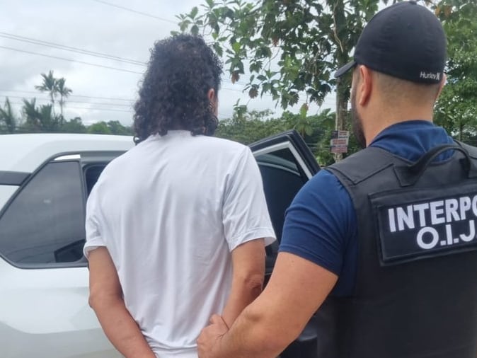 Johnny Angulo Fernández, alias John Cárdenas, fue detenido este martes en la zona sur del país. Según el OIJ es el cuarto nacional extraditable por tráfico internacional de drogas.