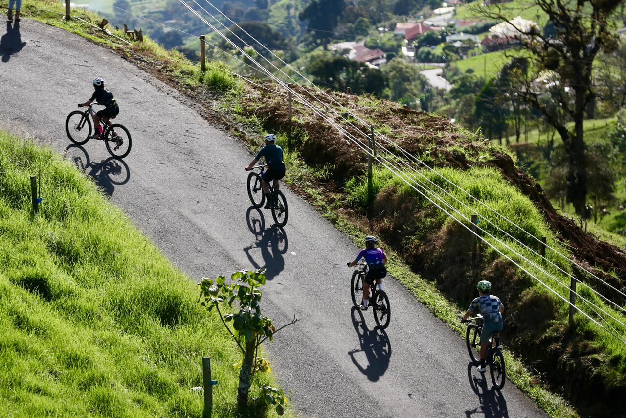 Ruta de los Conquistadores 2025
Segunda etapa: Turrialba . Curridabat, 80 kilómetros.
Paolo Montoya
7 de noviembre del 2025
Fotografía: Alonso Tenorio