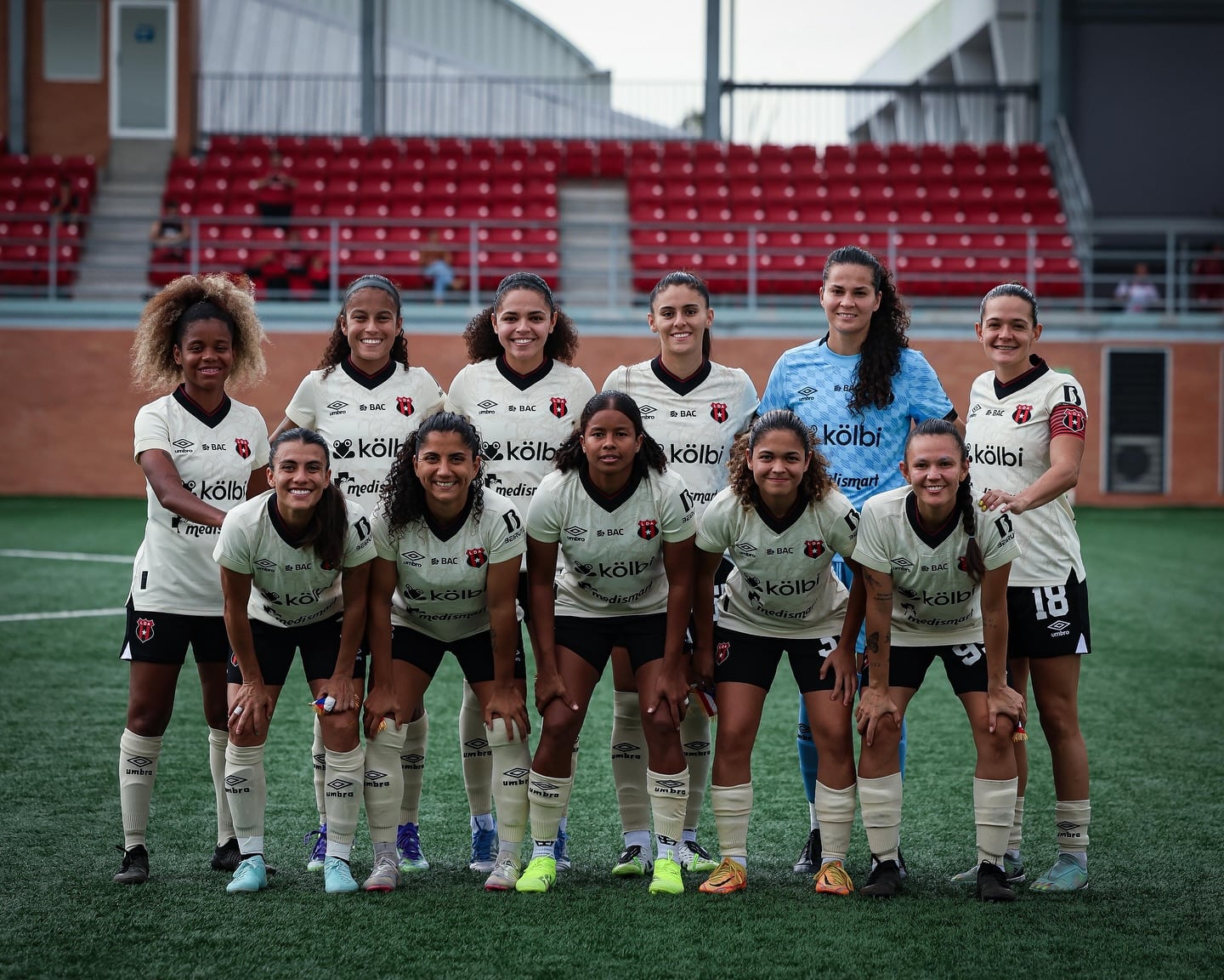 Wílmer López está dándole minutos a todas sus jugadoras en la Copa Interclubes Femenina de Uncaf.