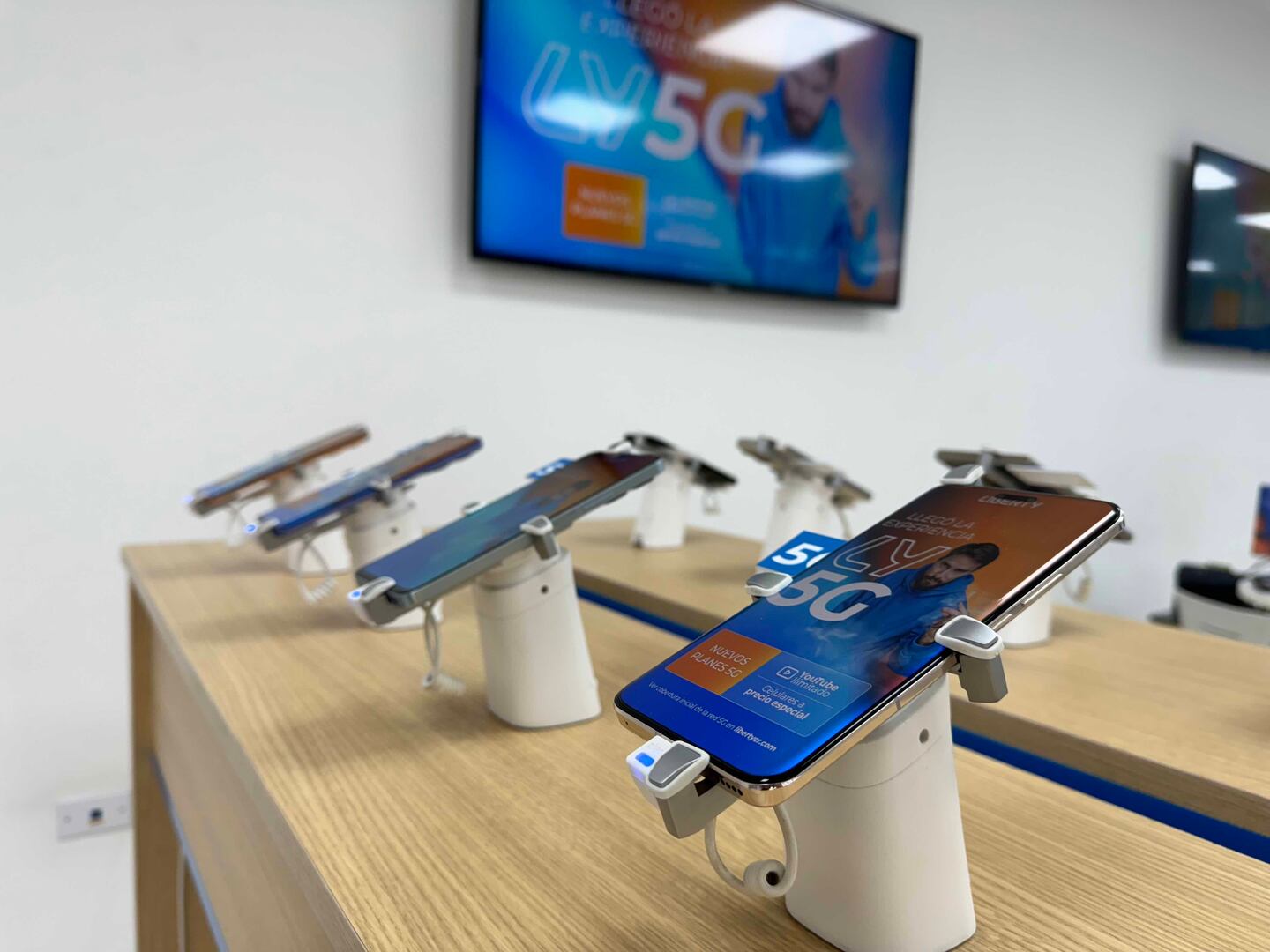 Liberty lanzó hoy primera red comercial móvil 5G en Costa Rica | La Nación