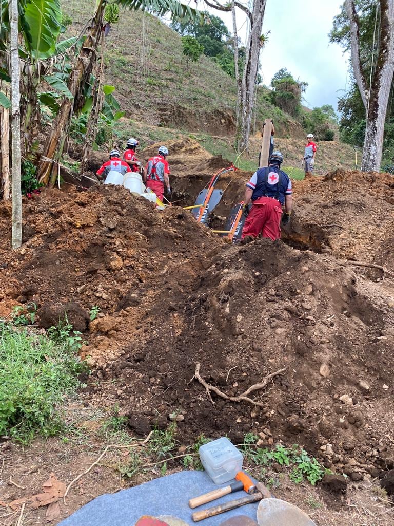 A 200 metros de la iglesia de Corralar, Tabarcia, se realizaba la exploración de la falla Jaris, cuando ocurrió el desprendimiento que sepultó a Mariana Ávila. Foto: Cortesía Cruz Roja.