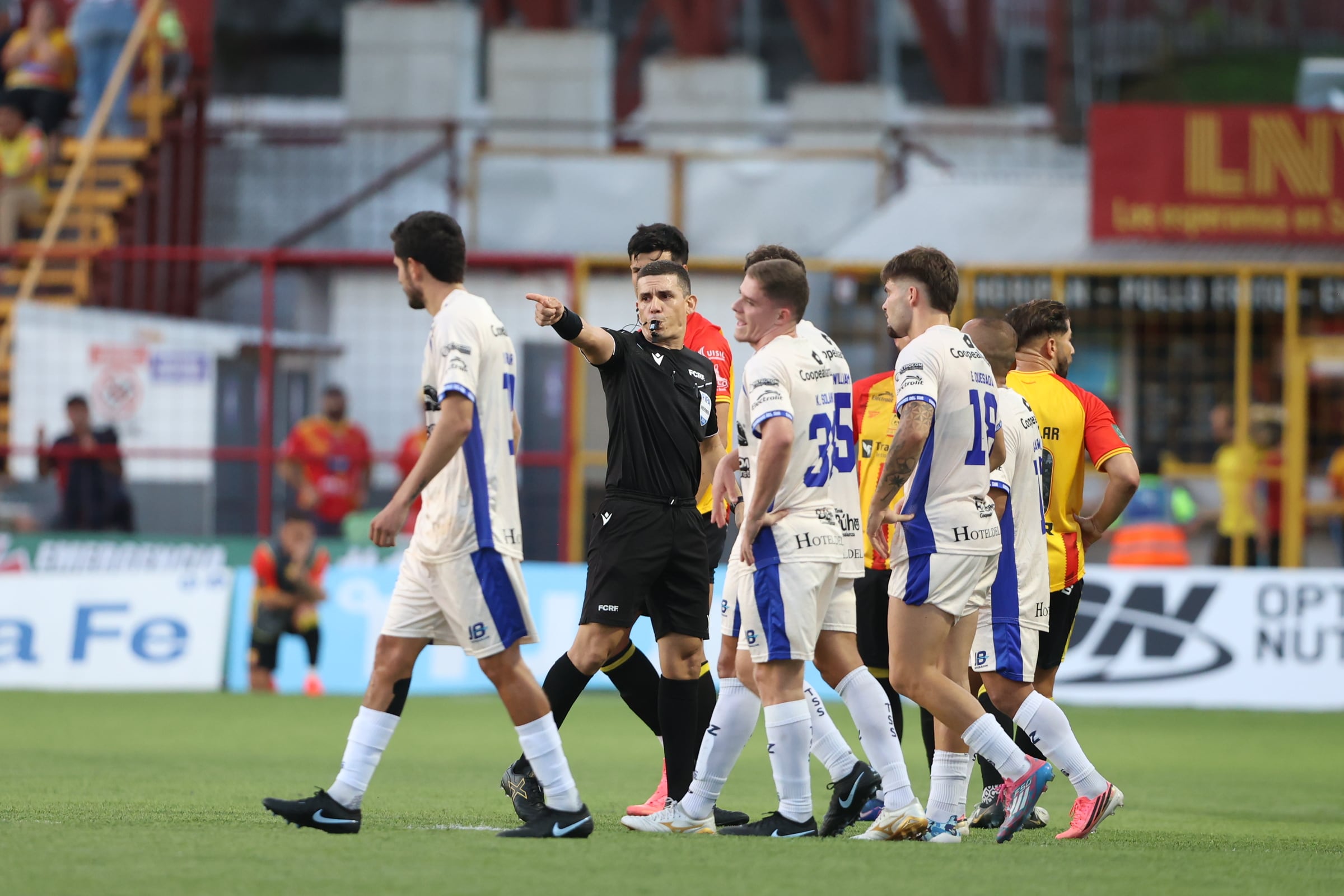 05/09/2026/ Juego entre Club Sport Herediano vs Municipal Pérez Zeledón por la jornada siete del torneo apertura de la Liga Promerica en el estadio Carlos Alvarado / foto John Durán