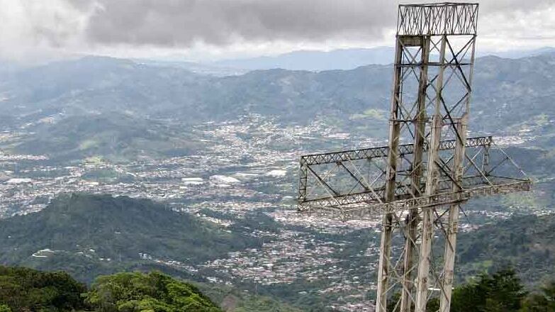 En el 2023 la Cruz de Alajuelita cumple 90 años de haberse iniciado su construcción