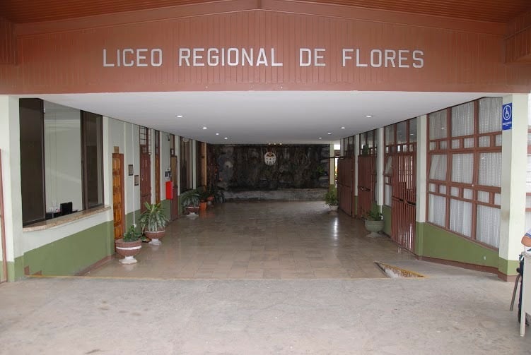 Liceo Regional de las Flores