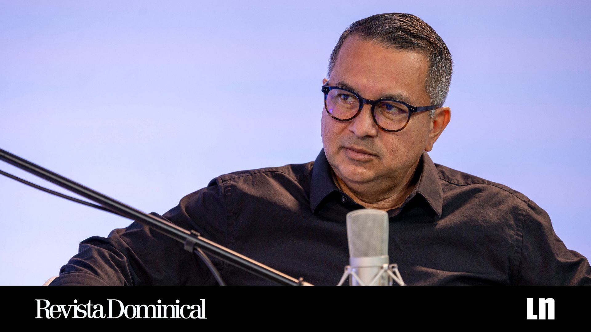 El expresidente de la Fedefútbol y actual directivo de FIFA, Rodolfo Villalobos, habló en exclusiva con 'Revista Dominical'. Lea el artículo completo este domingo en nacion.com