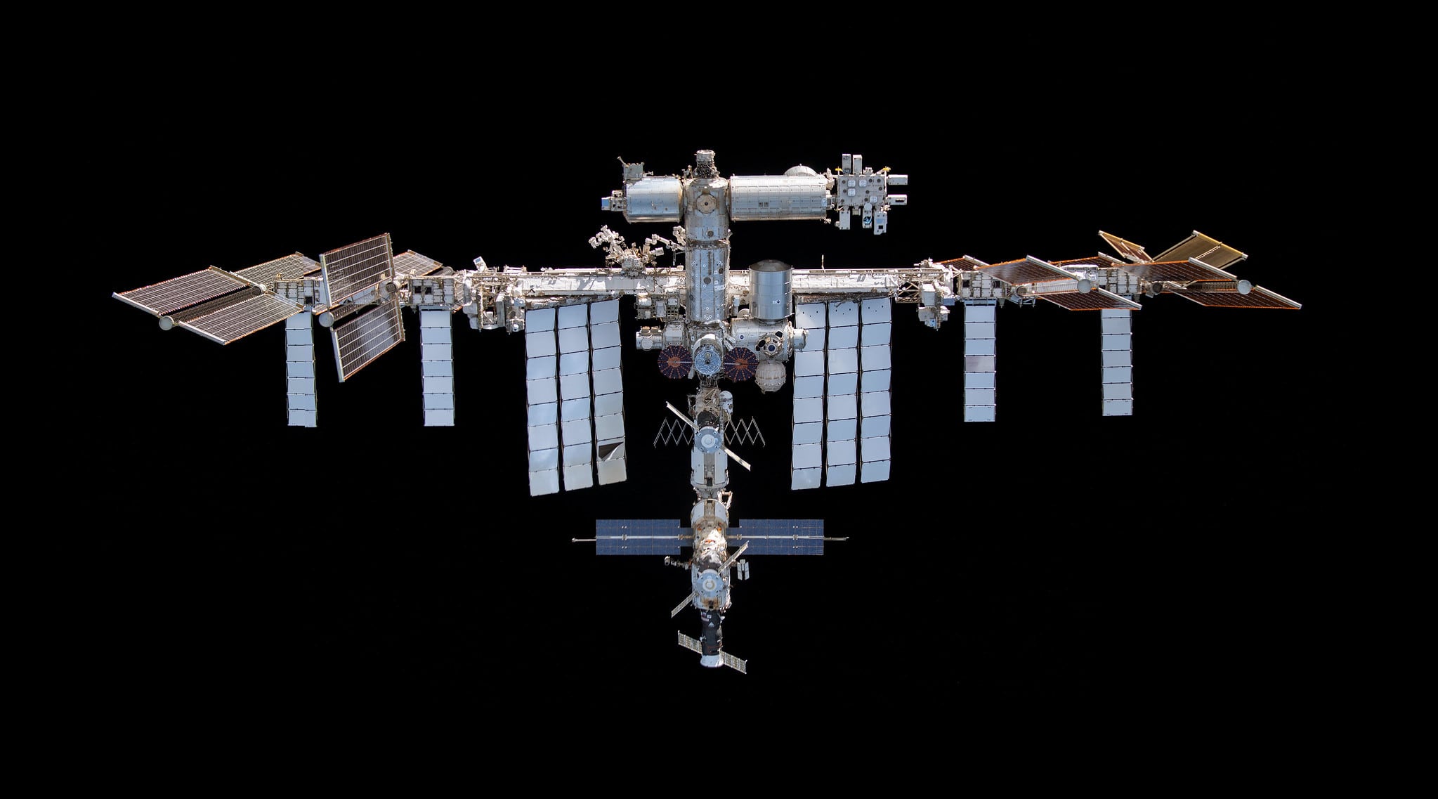 Este 1de agosto Costa Rica se anota otro logro de talla mundial: semillas de tomate y chile dulce, desarrolladas por la Universidad de Costa Rica (UCR), viajan hacia la Estación Espacial Internacional (EEI).