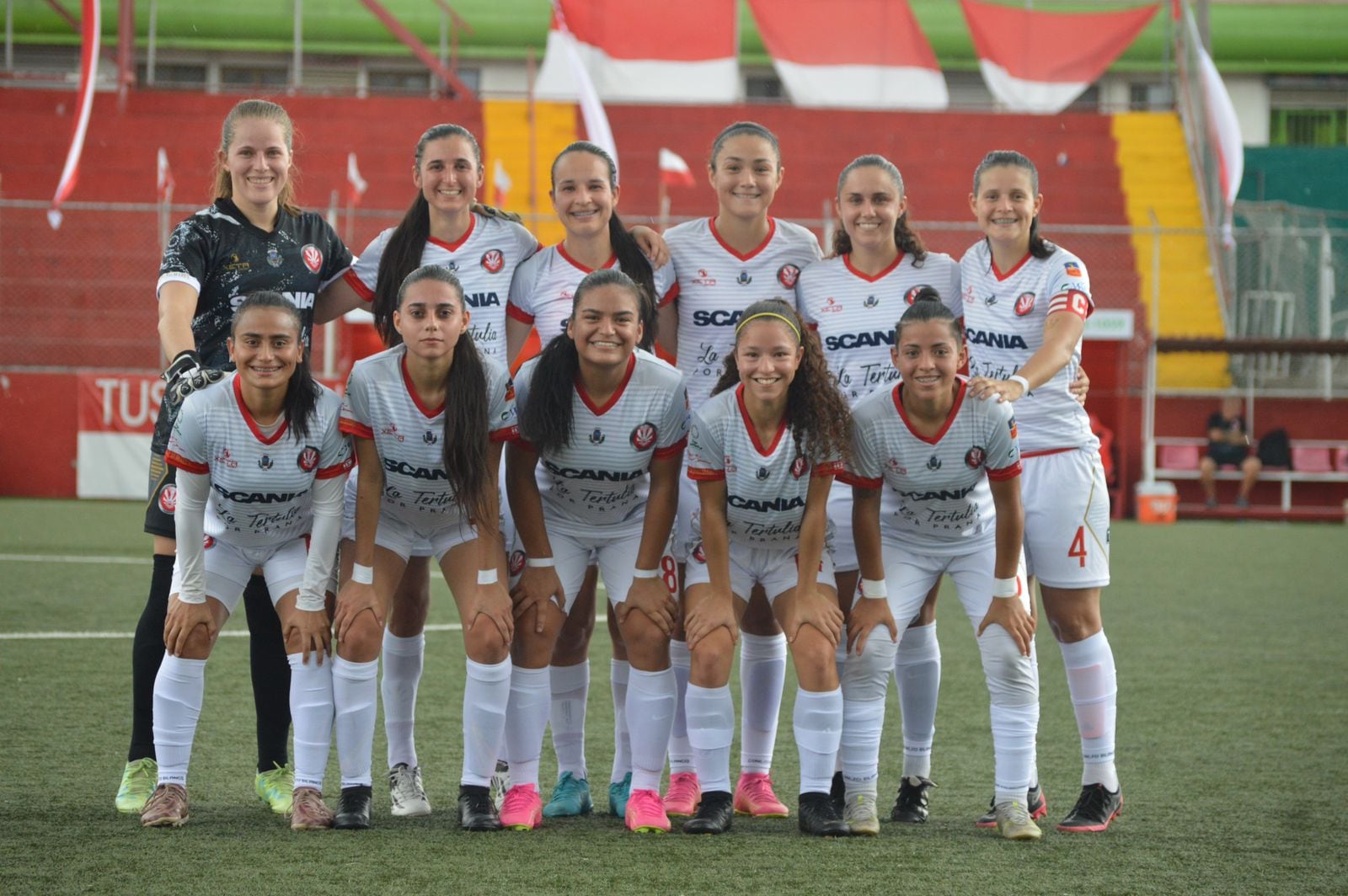 Clubes como Cofutpa Palmarés lo que le ofrecen a sus jugadoras son técnicos universitarios o un lugar donde residir mientras juegan al fútbol. (Cofutpa)