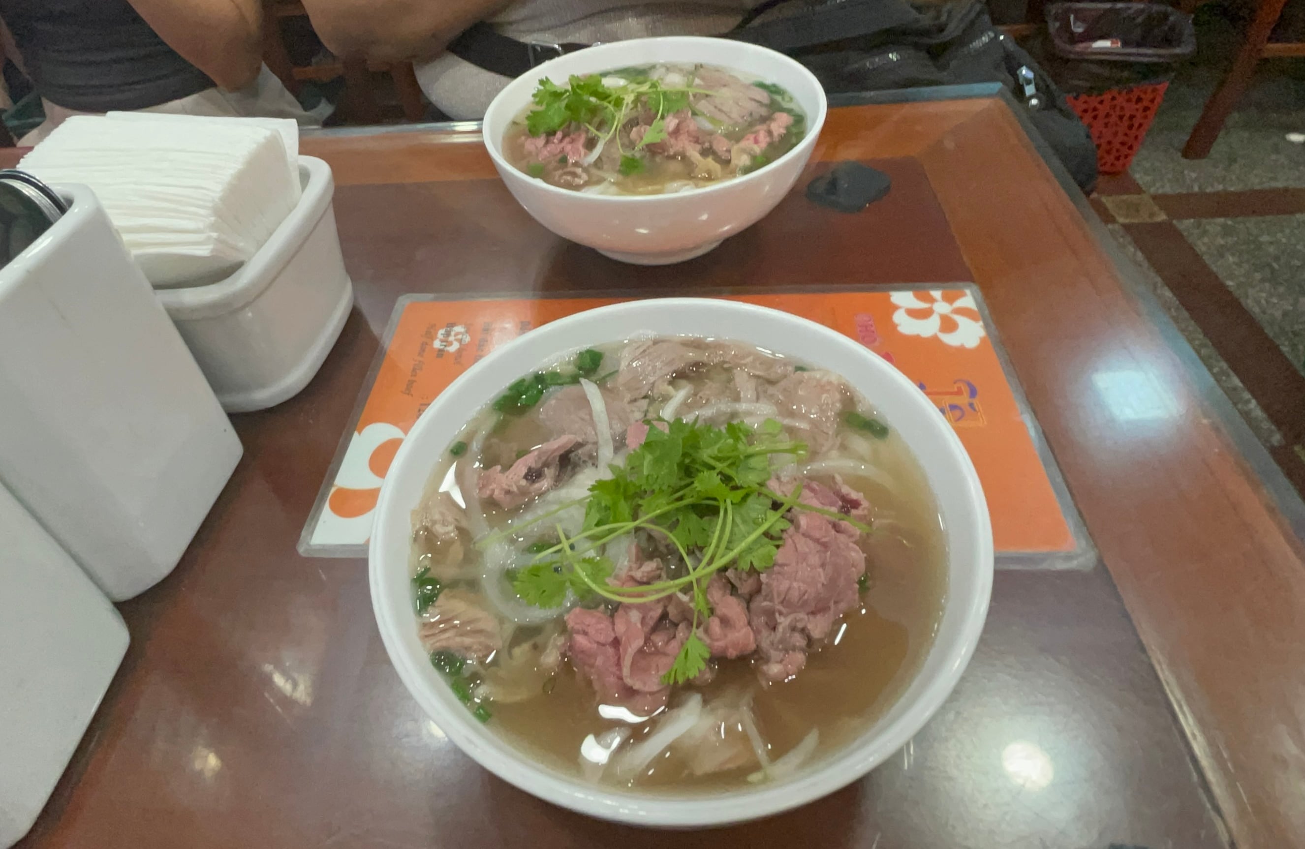 El Pho es un caldo de fideos con carne y es parte de la deliciosa gastronomía de Vietnam.