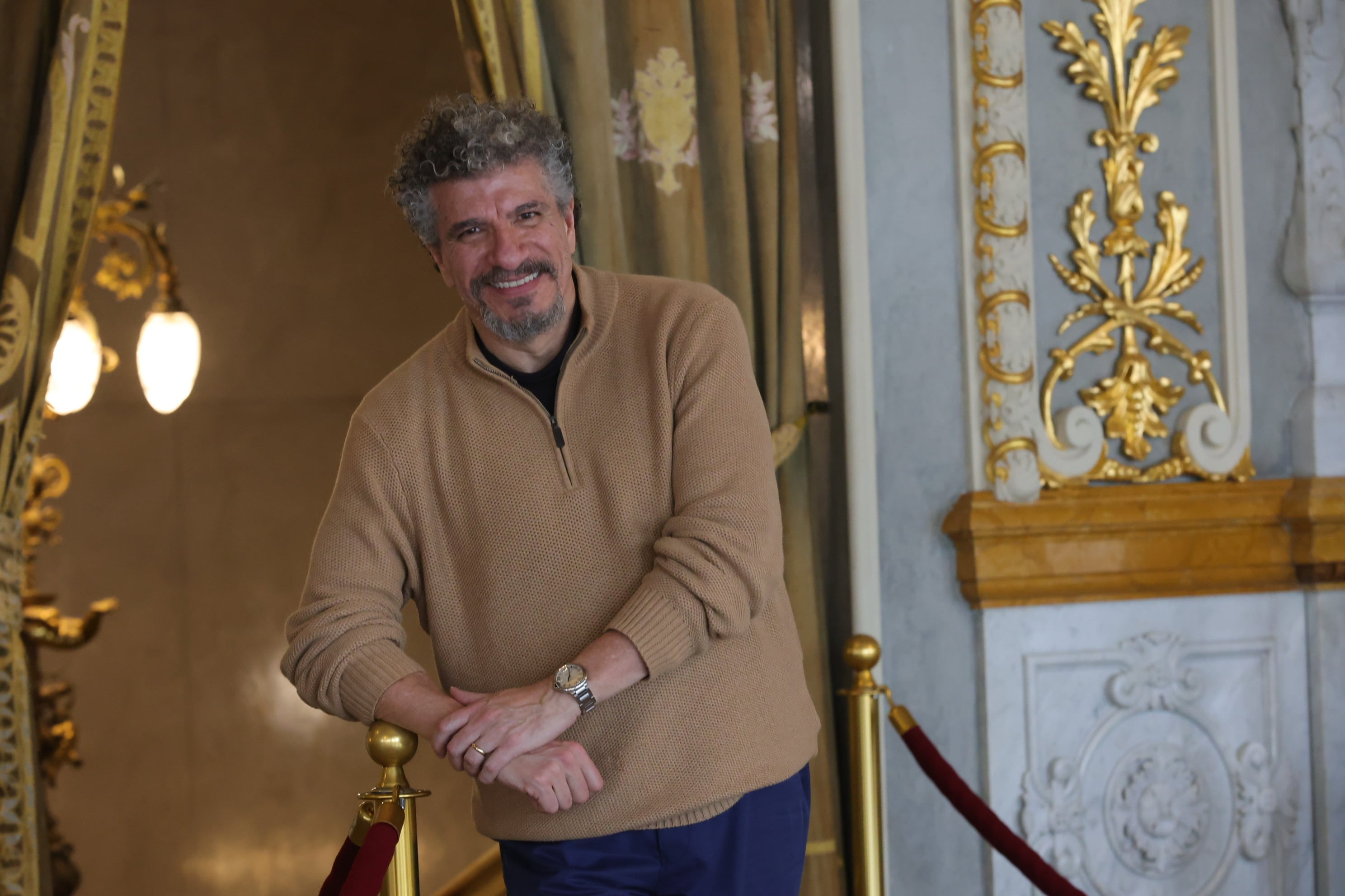 Retratos del director de orquesta Giancarlo Guerrero en el Teatro Nacional / foto John Durán