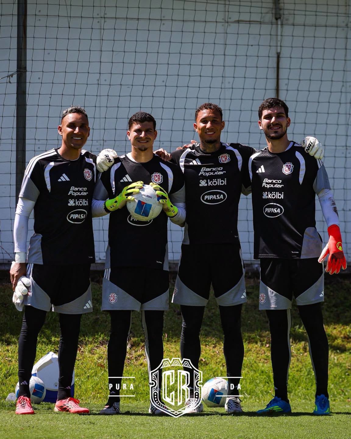 Keylor Navas, Bayron Mora, Patrick Sequeira y Abraham Madriz son los cuatro porteros convocados a la Selección de Costa Rica para estos juegos. De ellos, Mora no viajó a Nicaragua.
