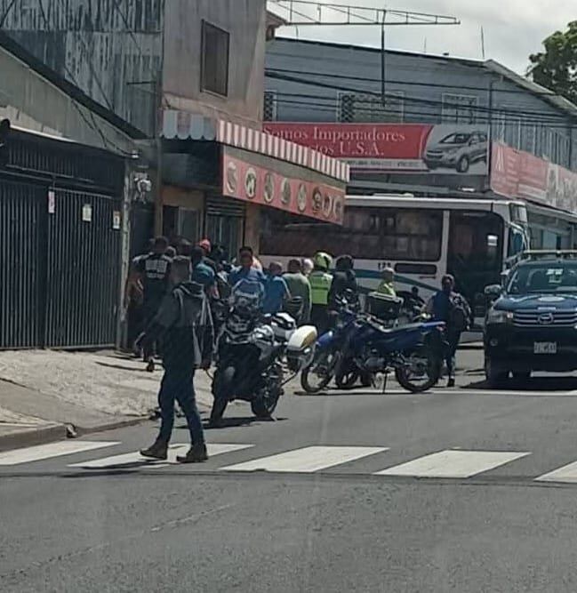 Un hombre de 39 años, de apellido Carvajal, fue asesinado en esta soda en la Ciudadela López Mateos, en San Sebastián.