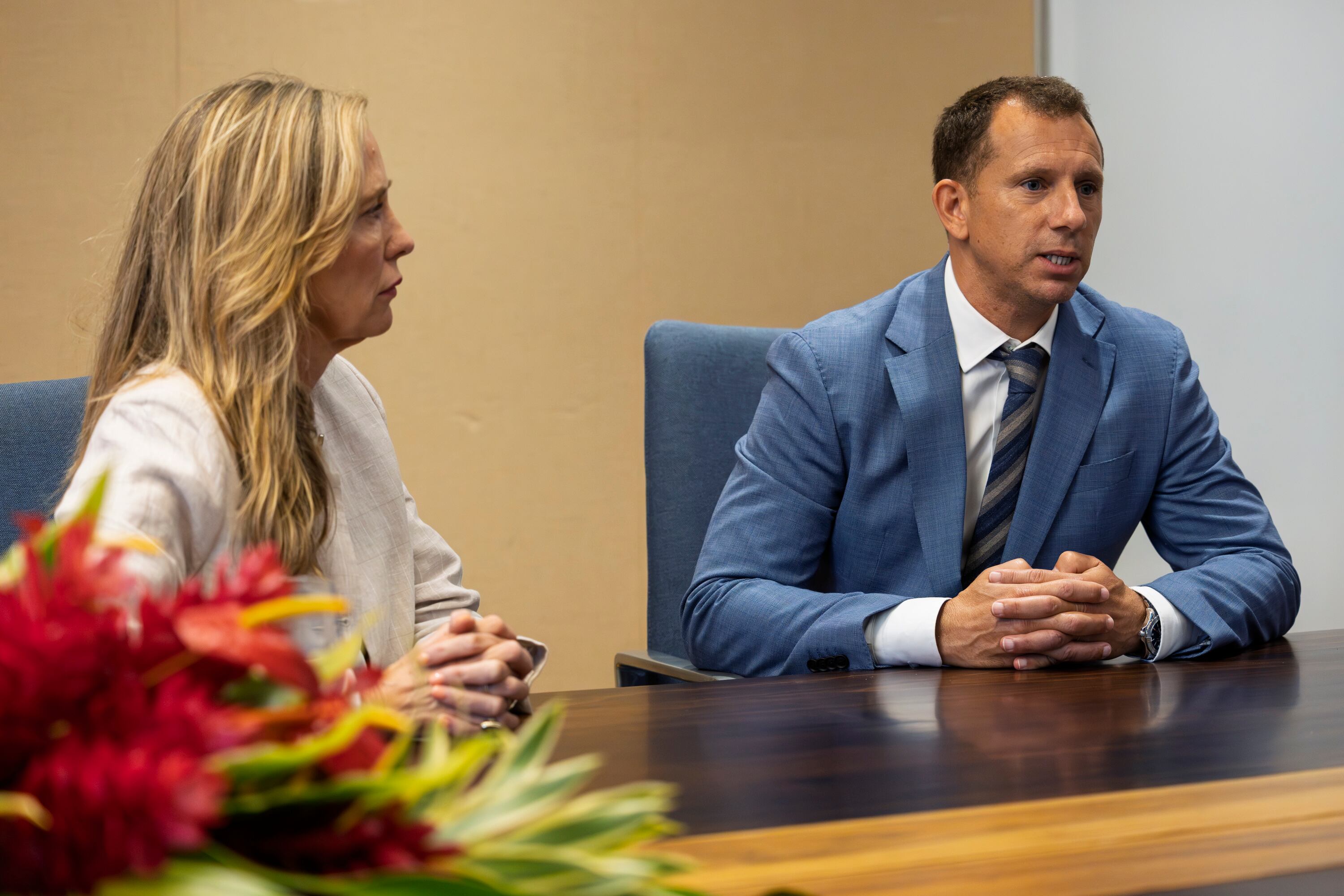 03/09/2025, Heredia, Centro de Convenciones, entrevista con Henry Loewendahl director ejecutivo de Wavteq y Didi Cadwell presidenta de Global Location Strategies.