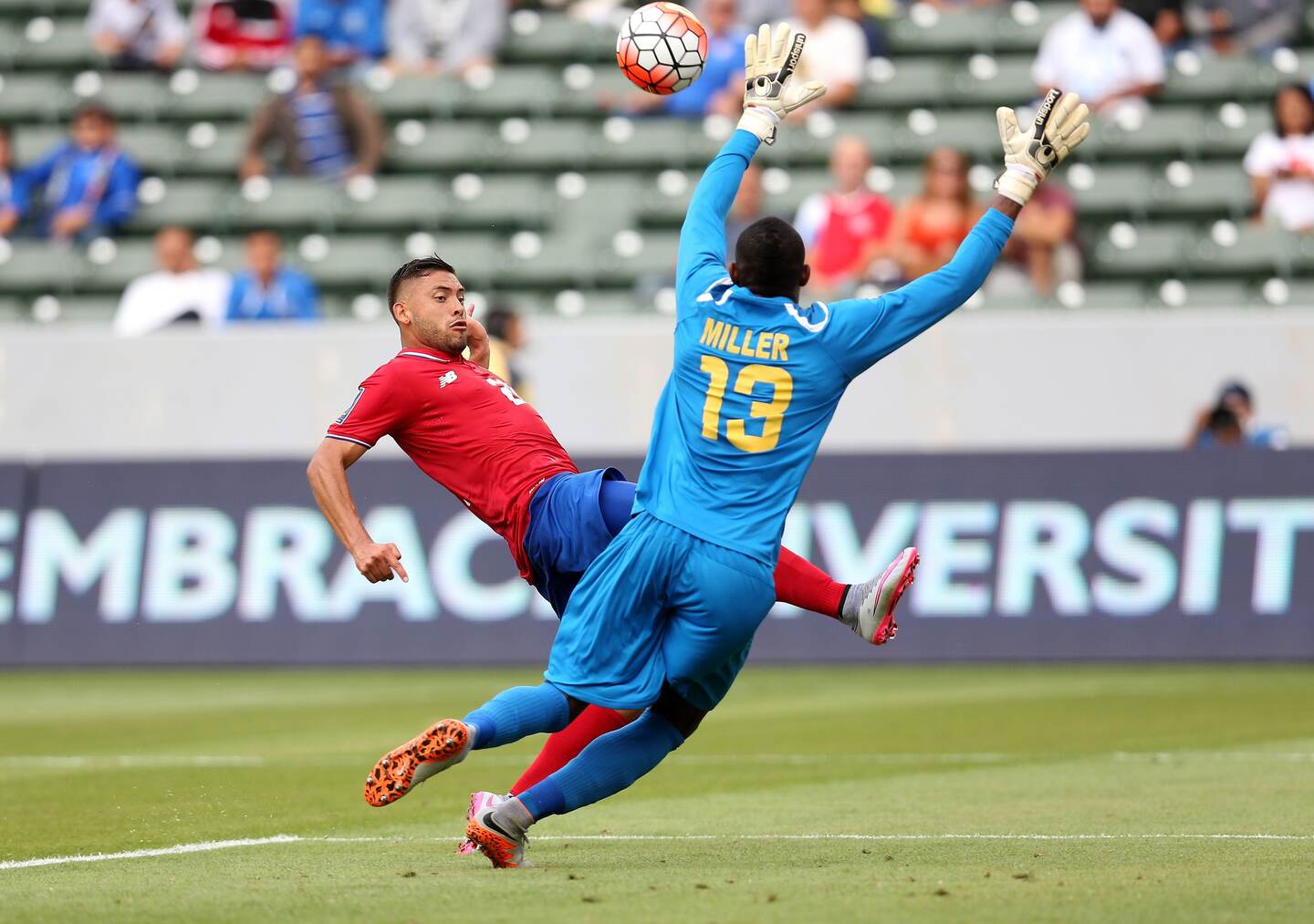 David Ramirez sigue anotando con Costa Rica y su viveza en el área permitió que la Sele se pusiera al frente 2-1 ante Jamaica en la Copa Oro.