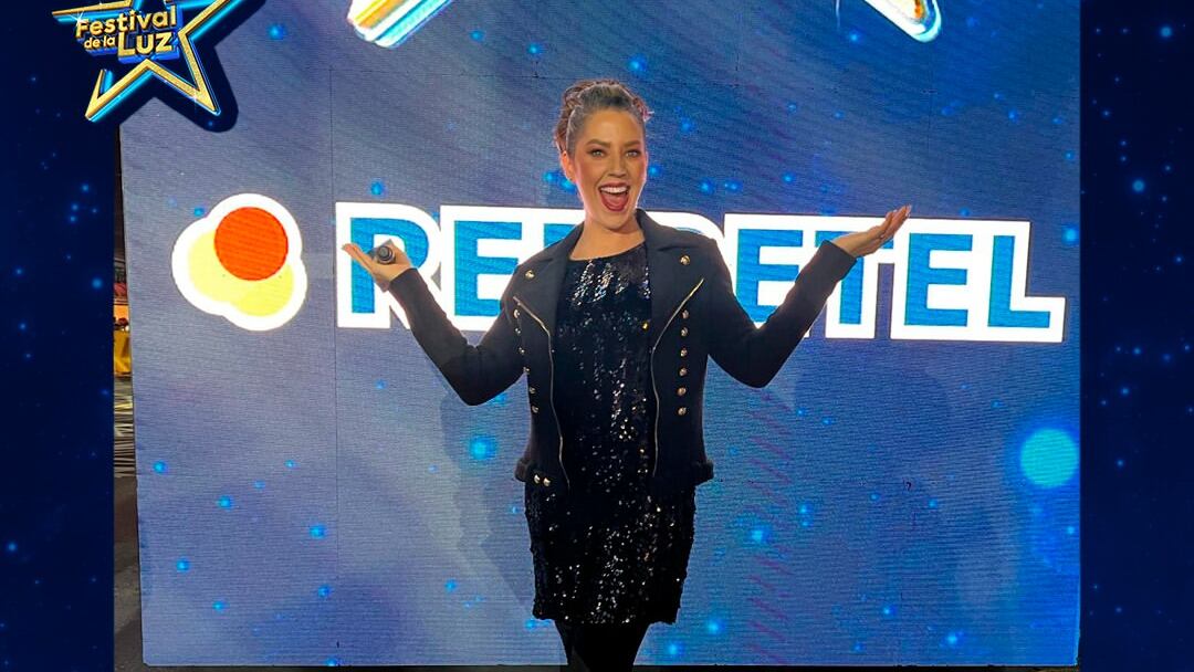 Lussania Víquez e Ítalo Marenco participan en la transmisión de Repretel del Festival de la Luz.