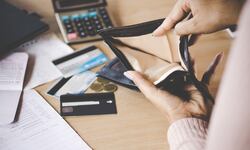 Recibos, tarjetas de crédito, pagarés y préstamos bancarios: cuál es el plazo de prescripción por tipo de deuda en Costa Rica