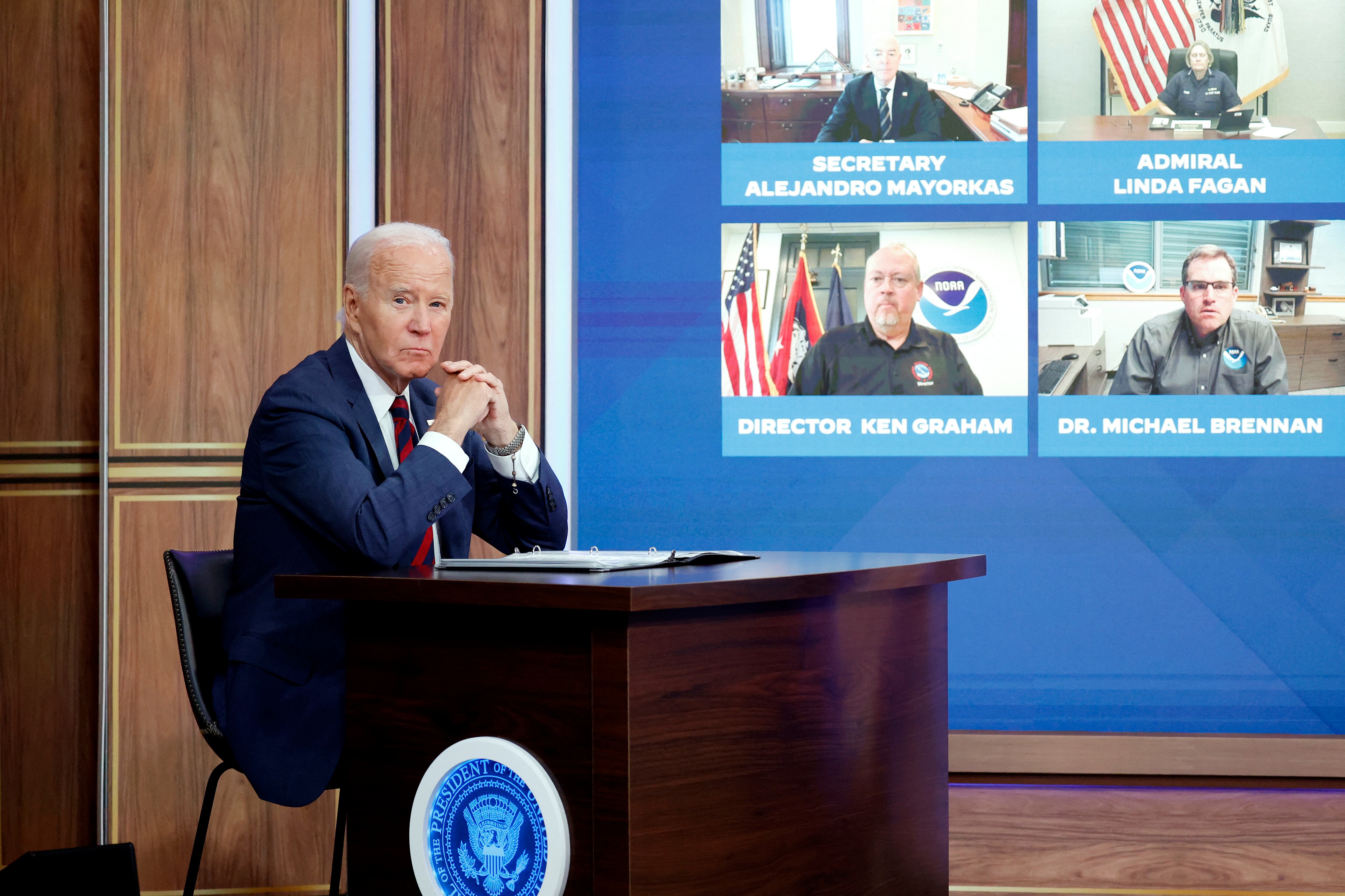 Joe Biden acusó a Donald Trump de difundir una 'avalancha de mentiras' sobre los huracanes Helene y Milton. El presidente participó de una sesión informativa sobre el huracán Milton este miércoles.