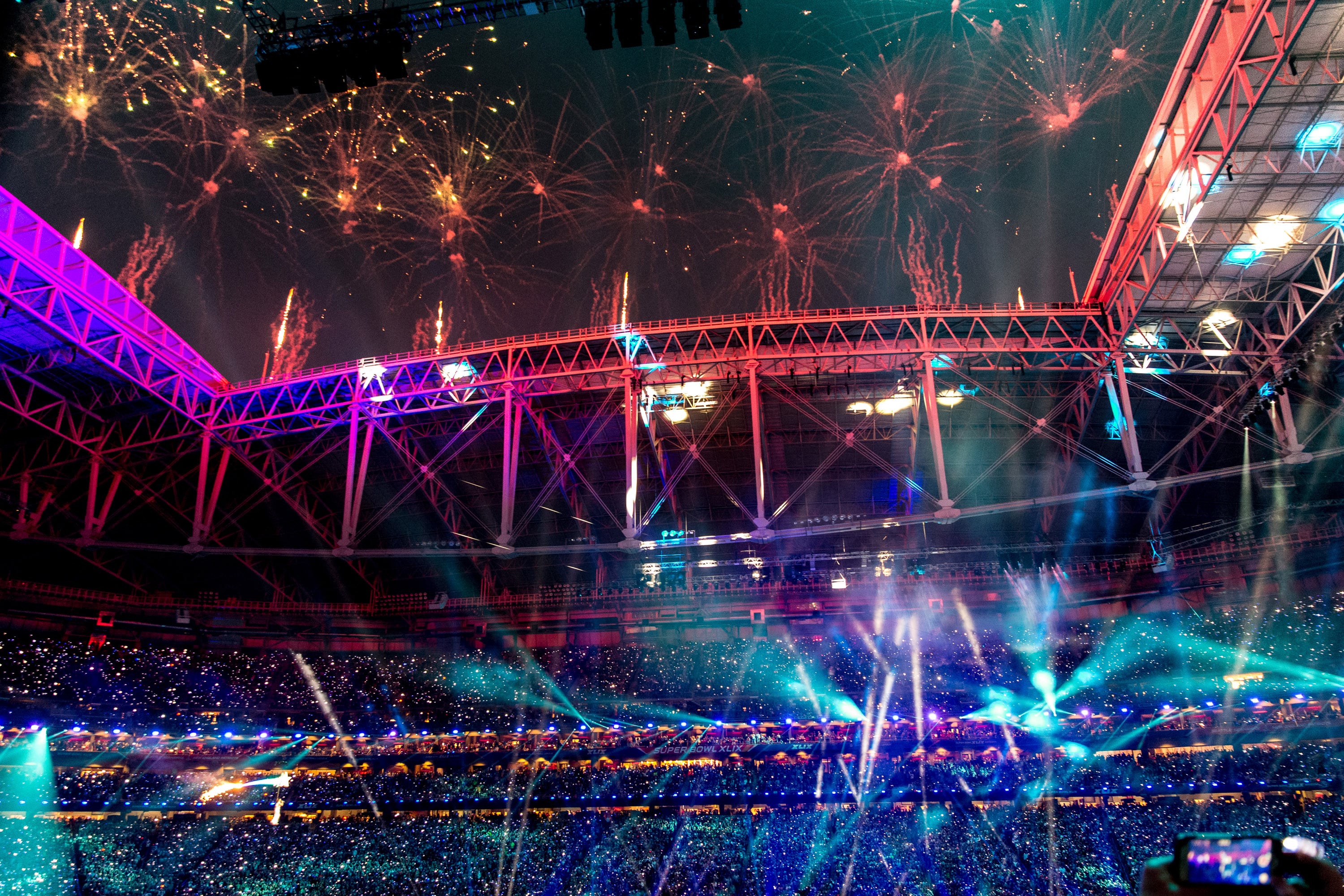 El Super Bowl LX mostrará cómo una red invisible permite streaming, seguridad y conectividad simultánea para miles de asistentes.