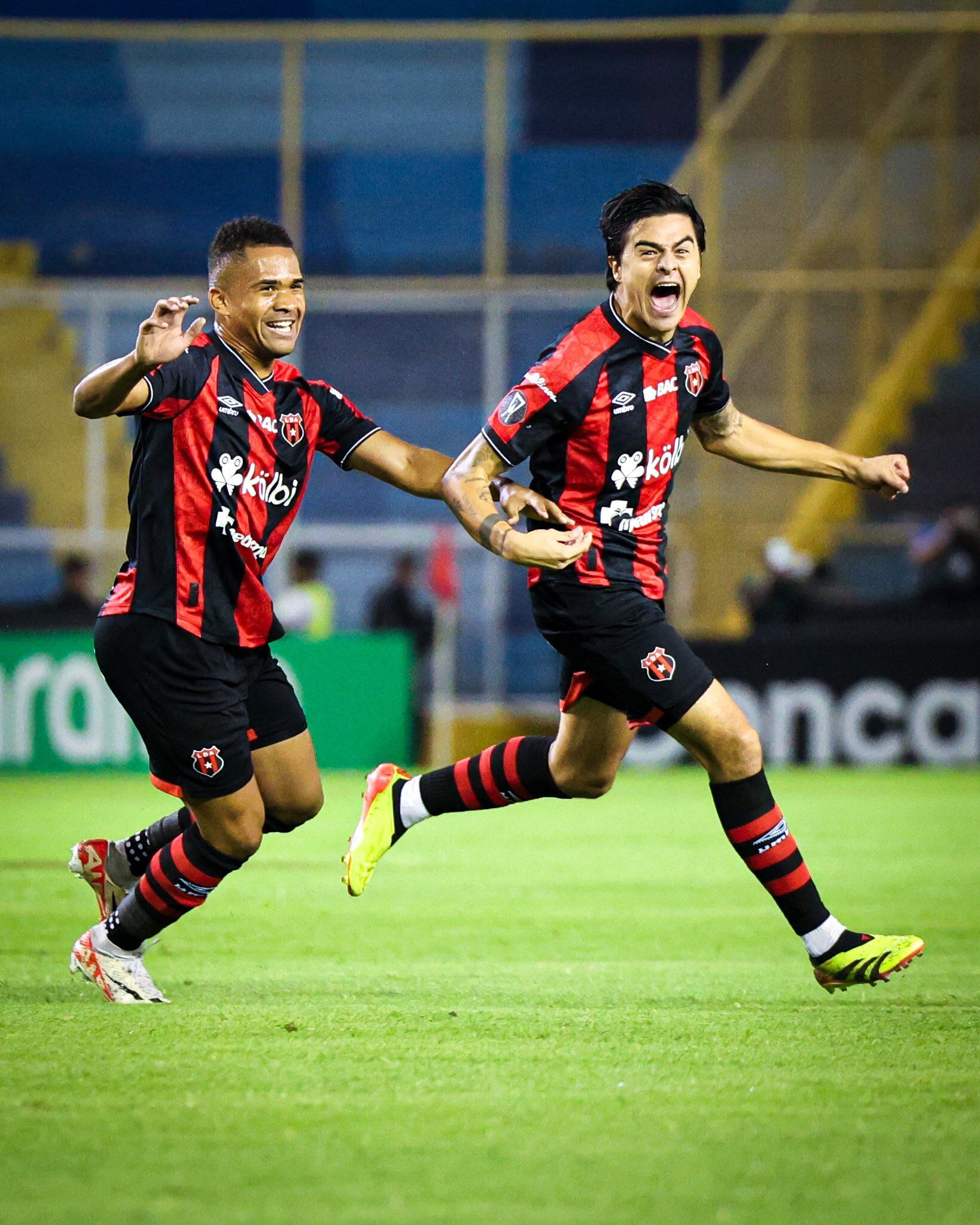 Diego Campos está encendido con Liga Deportiva Alajuelense.