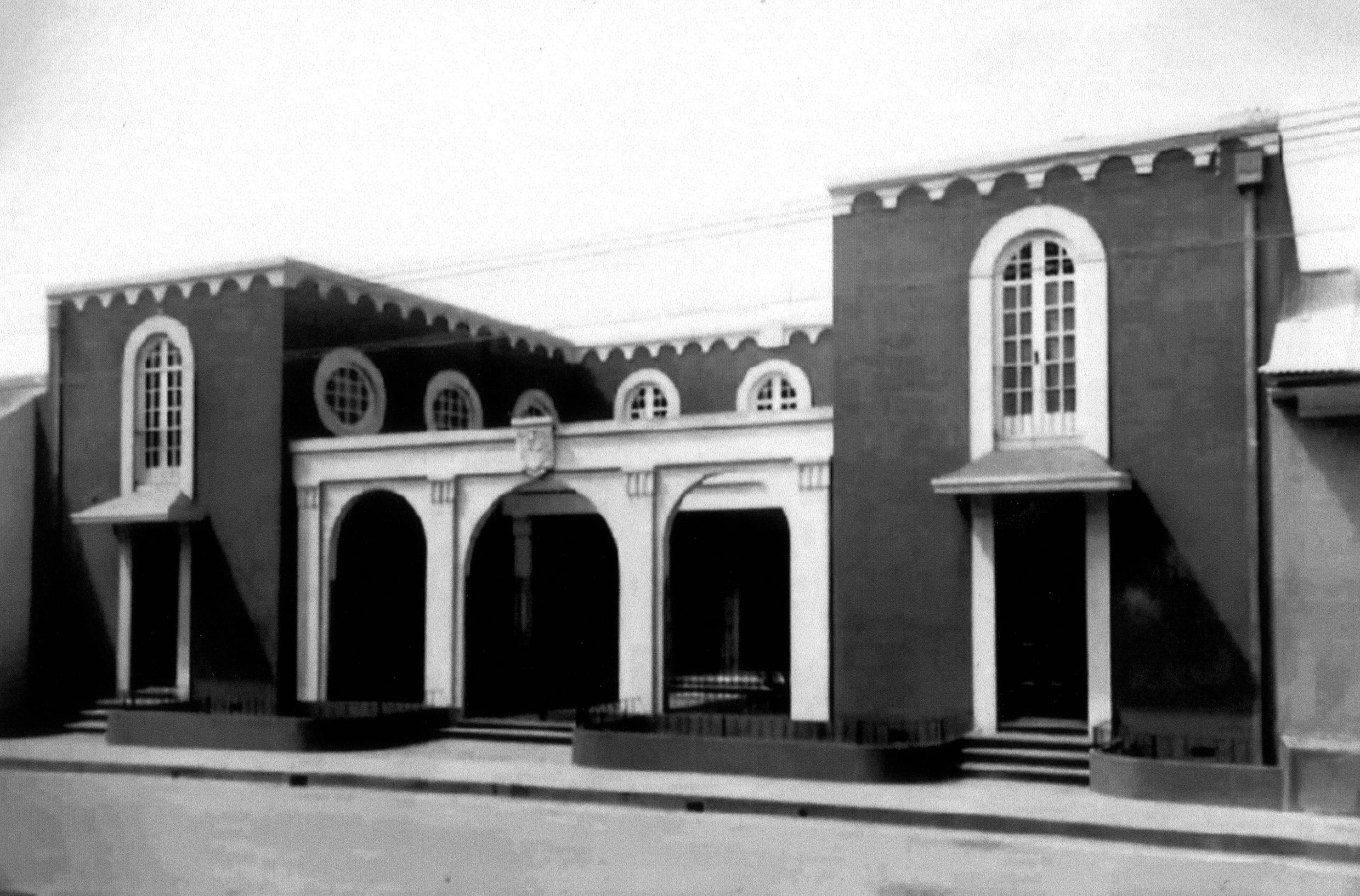 El Palacio Arzobispal, diseño del arquitecto Paul Ehrenberg, recién estrenado, hacia 1935. Fotografía del Estudio Viena, San José.