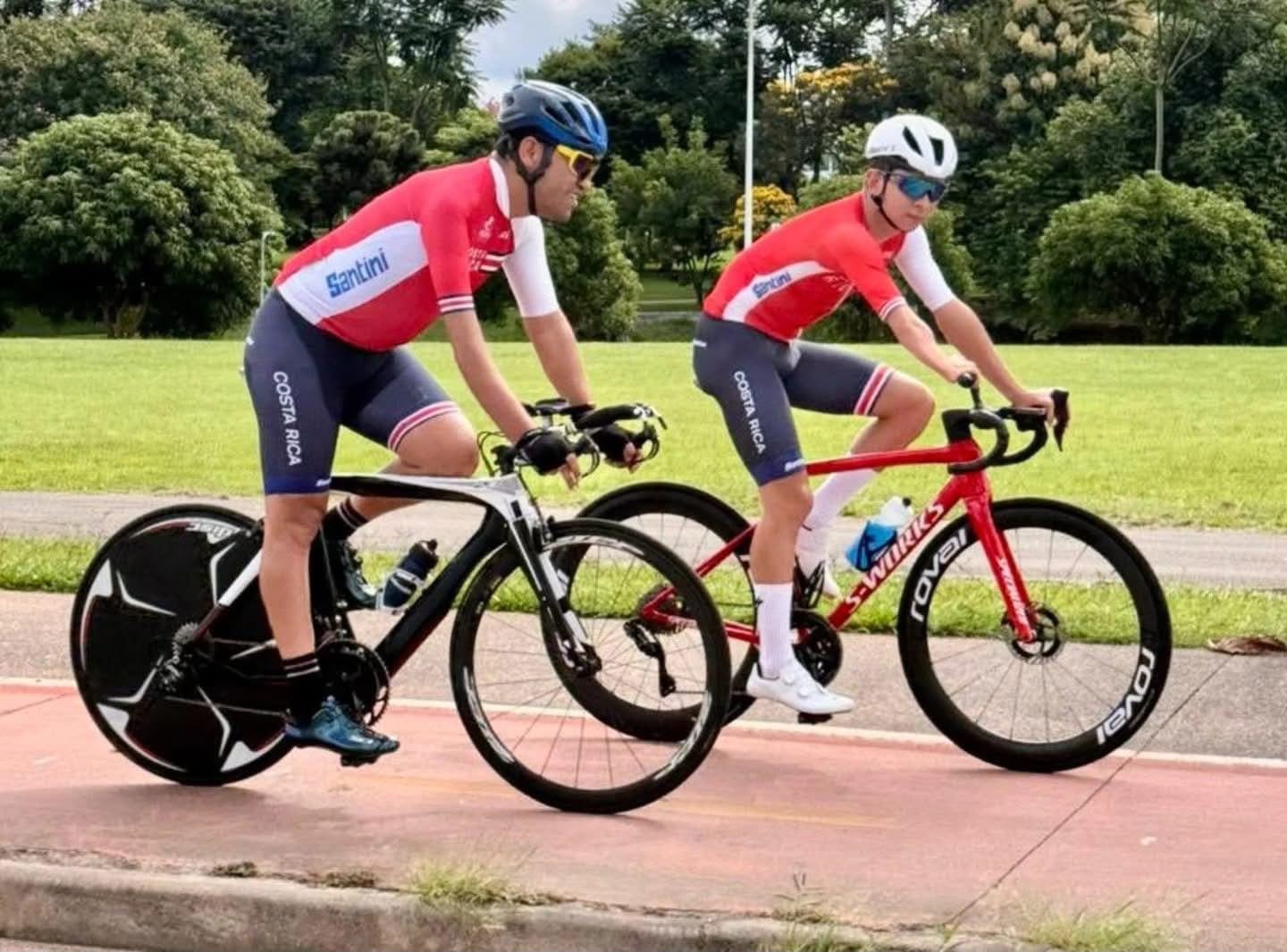 Henry Raabe
Esteban Madriz
Paraciclistas
Campeonato Mundial de Paraciclismo, en Huntsville, Alabama, Estados Unidos.
26 de agosto del 2026
Fotografía: Comité Paralímpico Nacional