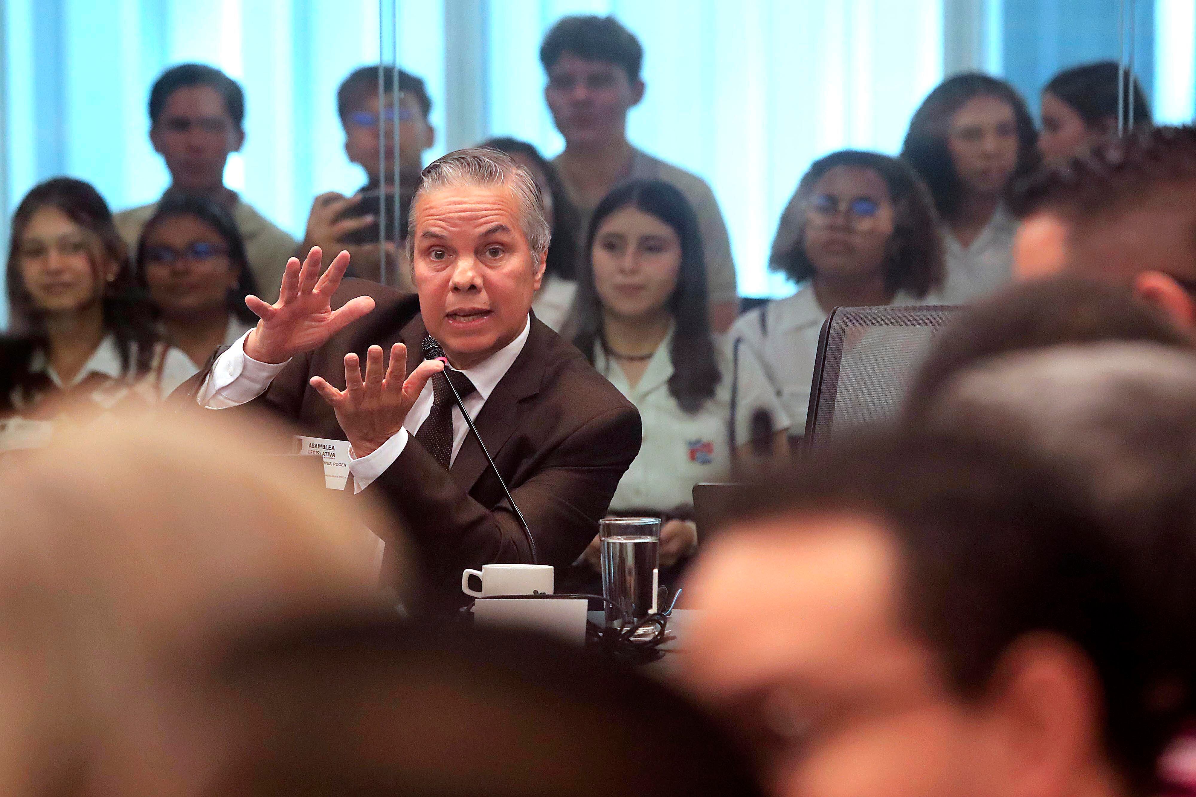 21/09/2023 Asamblea Legislativa. Roger Madrigal, presidente del Banco Central (BCCR), compareció esta tarde ante la Comisión de Ingreso y Gasto Público.