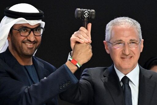 Sultán Ahmed Al Jaber, presidente de la COP28, y Muxtar Babayev, presidente de la COP29, en la inauguración de la COP29 en Bakú.