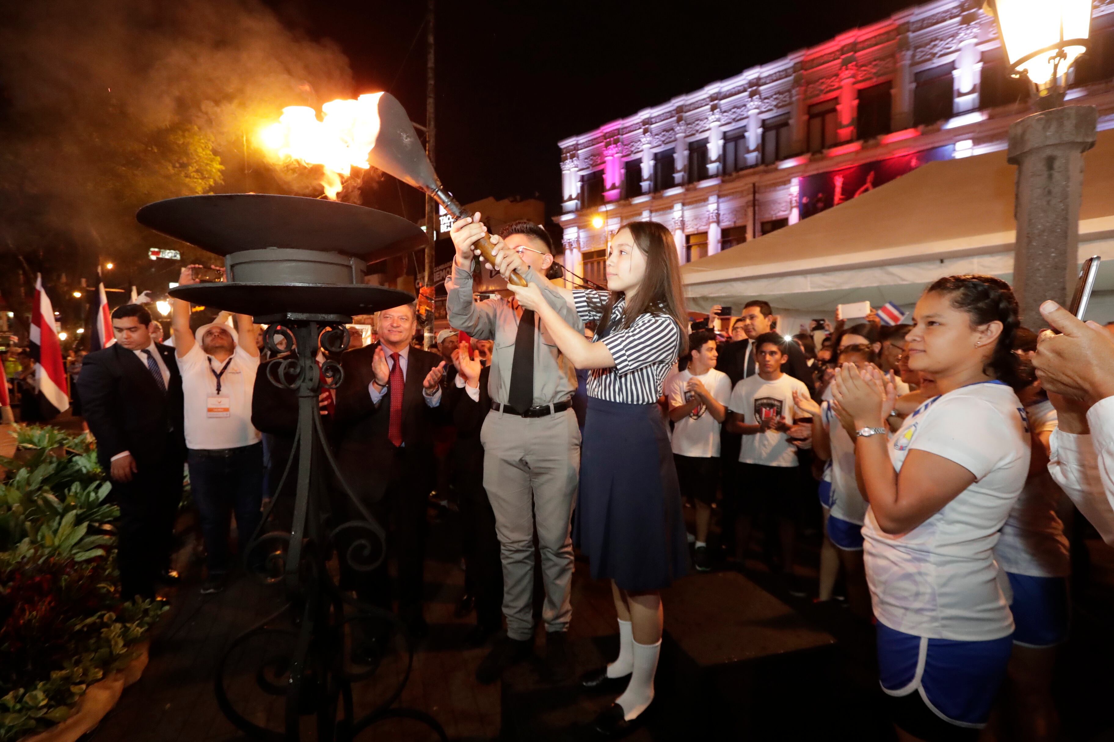 14/09/2019,San Jose, Parque Central, celebración del desfile de faroles y el canto del himno nacional en el que participó el alcalde de San José Johny Araya y el vice presidente de la República Marvin Rodríguez. Fotografía José Cordero