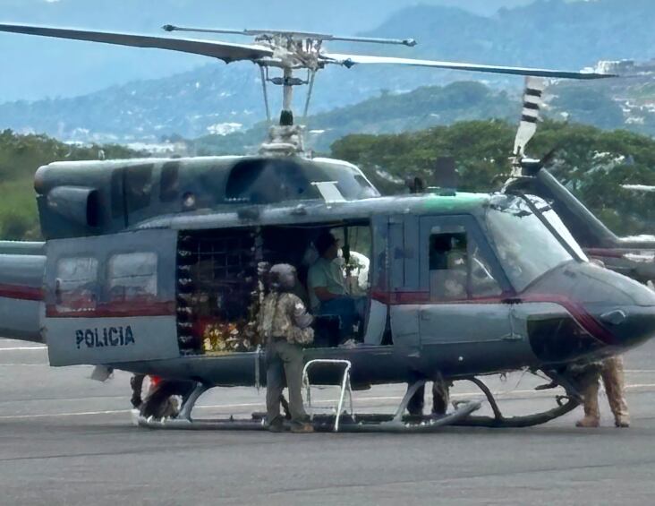 El sujeto fue trasladado en helicóptero desde Limón hasta el aeropuerto Juan Santamaría, en Alajuela.