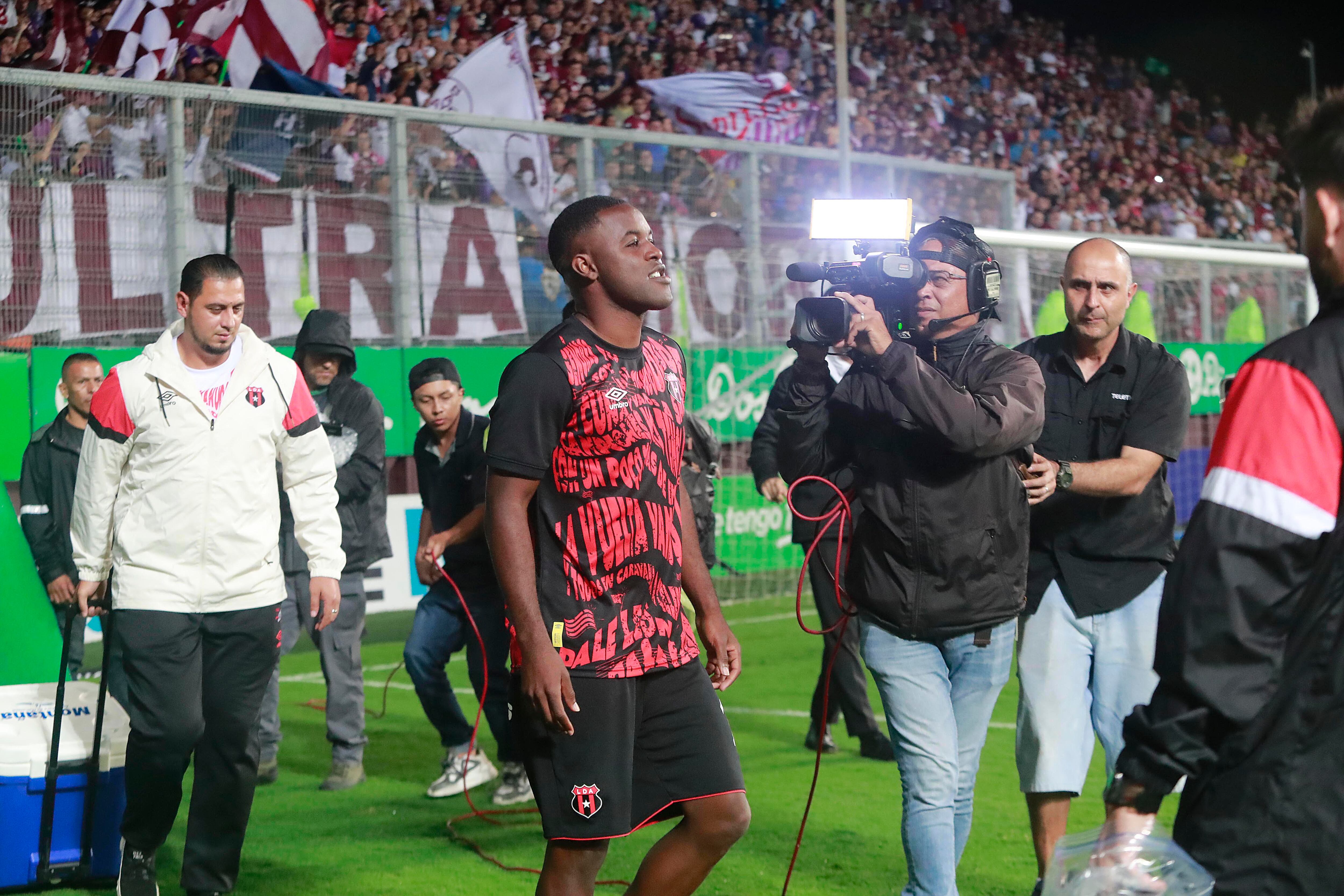 04/11/2023 Estadio Ricardo Saprissa, Tibás. El Deportivo Saprissa recibió a la Liga Deportiva Alajuelense, en una nueva versión del Clásico Nacional en partido de la jornada 18, Torneo de Apertura, Liga Promérica 2023.