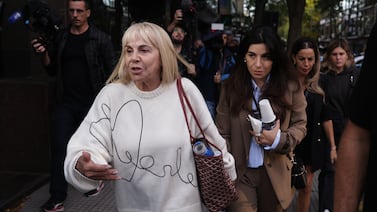 Imágenes del cadáver de Maradona se exhiben por primera vez en nuevo juicio