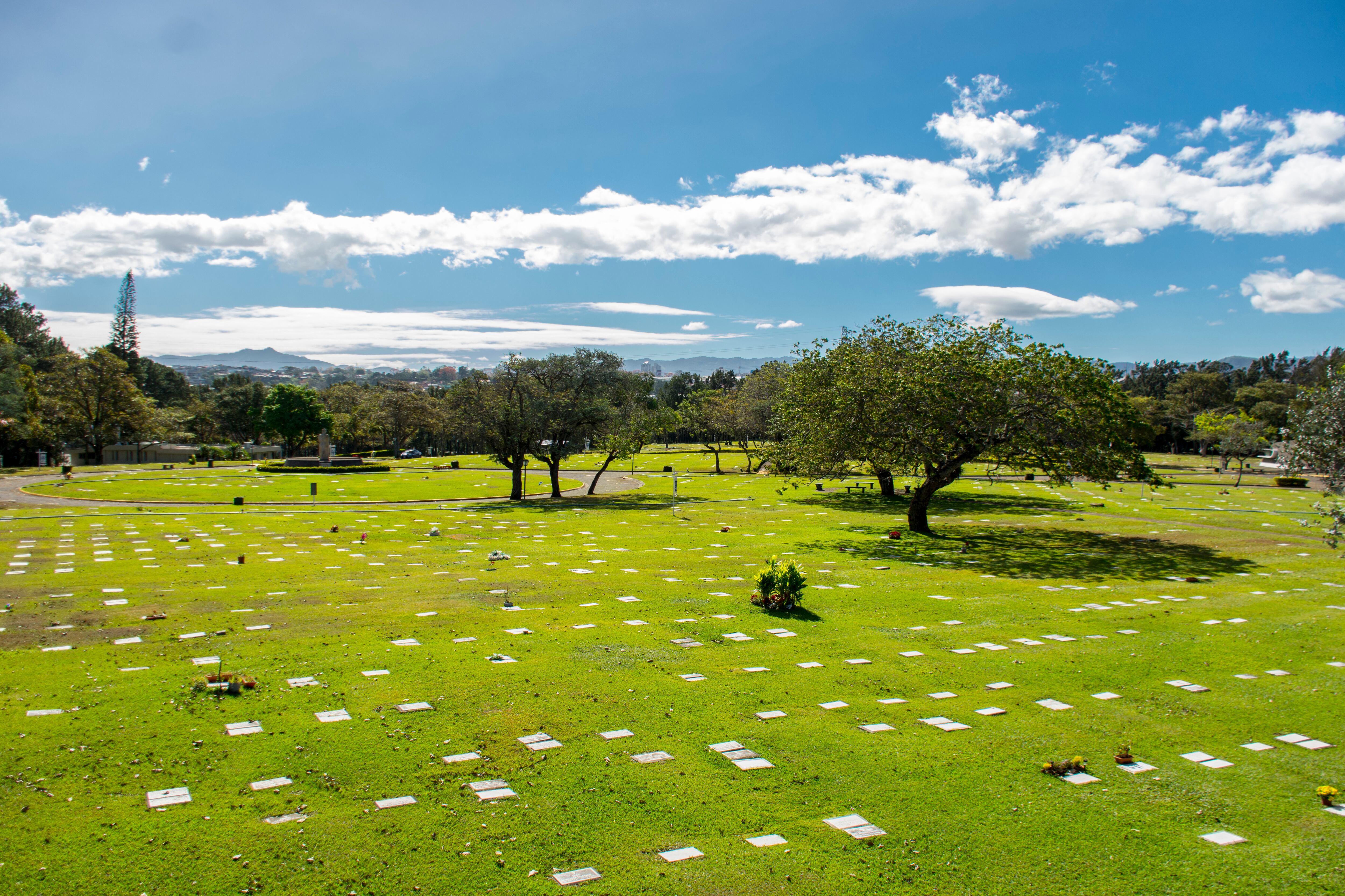 Jardines del Recuerdo, camposanto Heredia