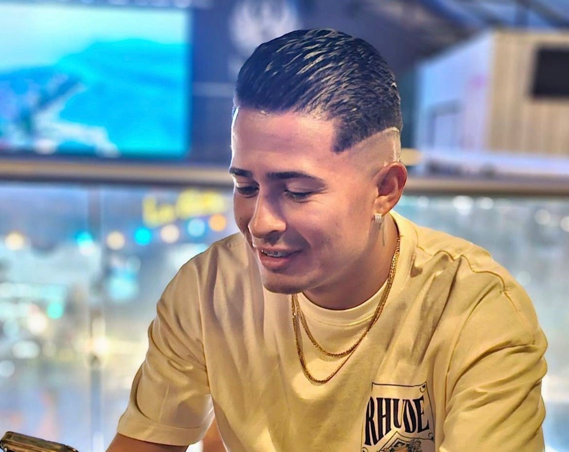 Gerson Torres tiene una barbería en Heredia.