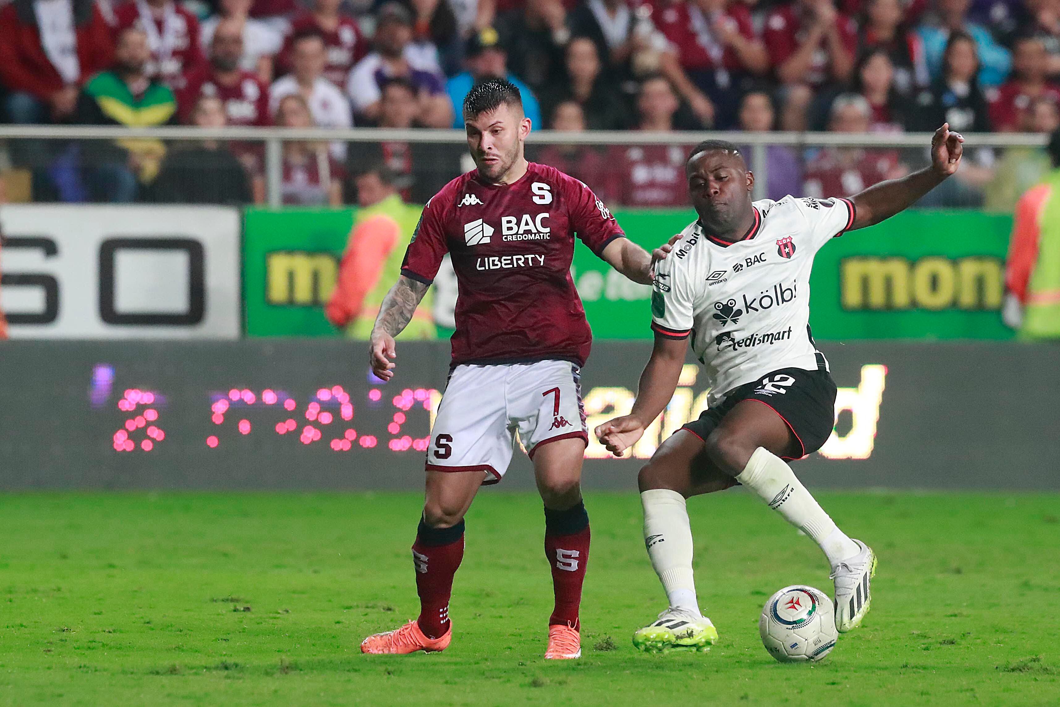 04/11/2023 Estadio Ricardo Saprissa, Tibás. El Deportivo Saprissa recibió a la Liga Deportiva Alajuelense, en una nueva versión del Clásico Nacional en partido de la jornada 18, Torneo de Apertura, Liga Promérica 2023.