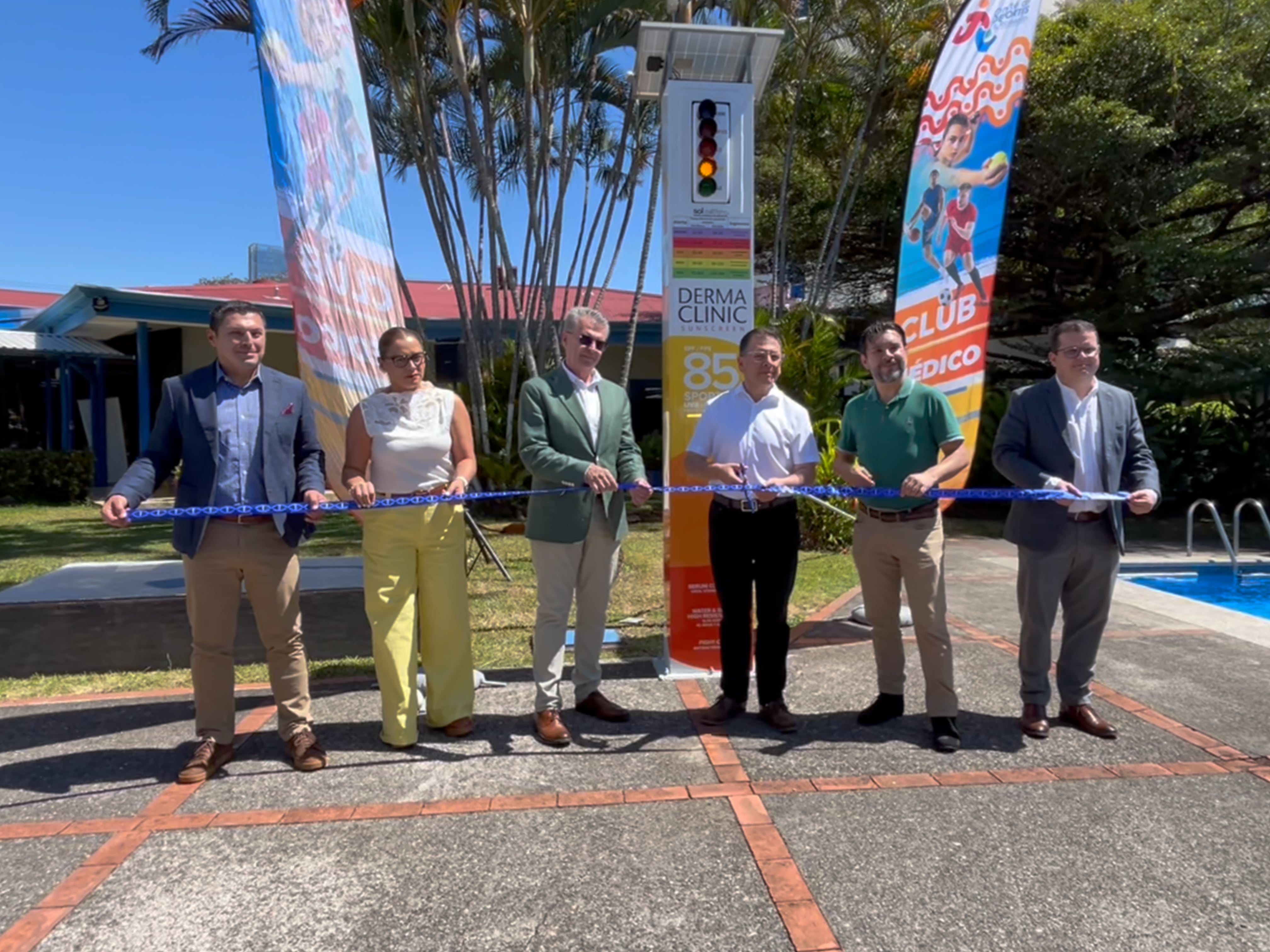 El plan piloto busca generar evidencia para replicar el solmáforo en escuelas, parques y playas ante altos niveles de radiación UV.