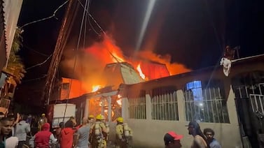 Adulto mayor y menor de 13 años mueren en incendio que afectó dos viviendas en Pavas
