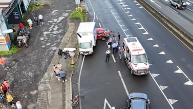 Accidente en ruta 32: choque entre automóvil y dos motocicletas deja un hombre fallecido