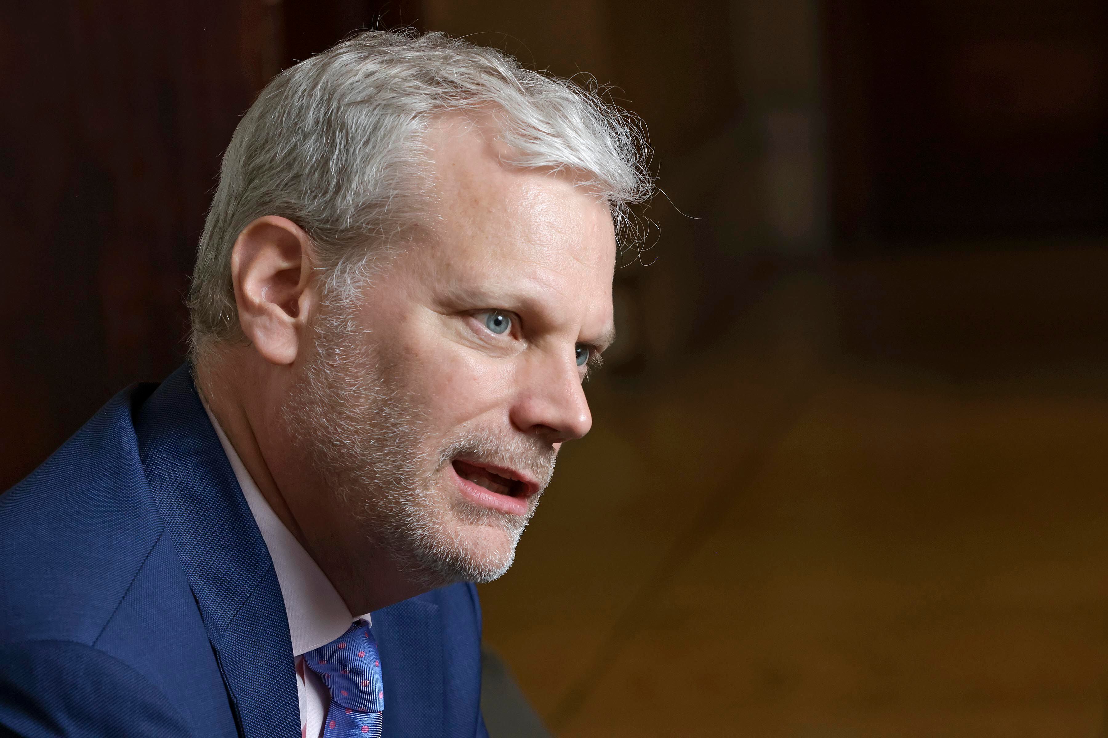 Primer plano de Eric Farnsworth, vicepresidente de AS/COA, durante una entrevista sobre el futuro del T-MEC y su ampliación a otros países.