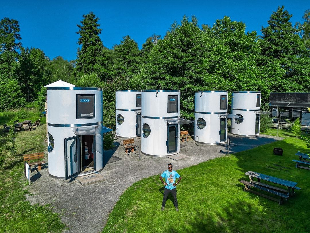 Slubes, casas cilíndricas en Alemania, ofrecen diseño sostenible, tecnología avanzada y máxima eficiencia en espacios reducidos.