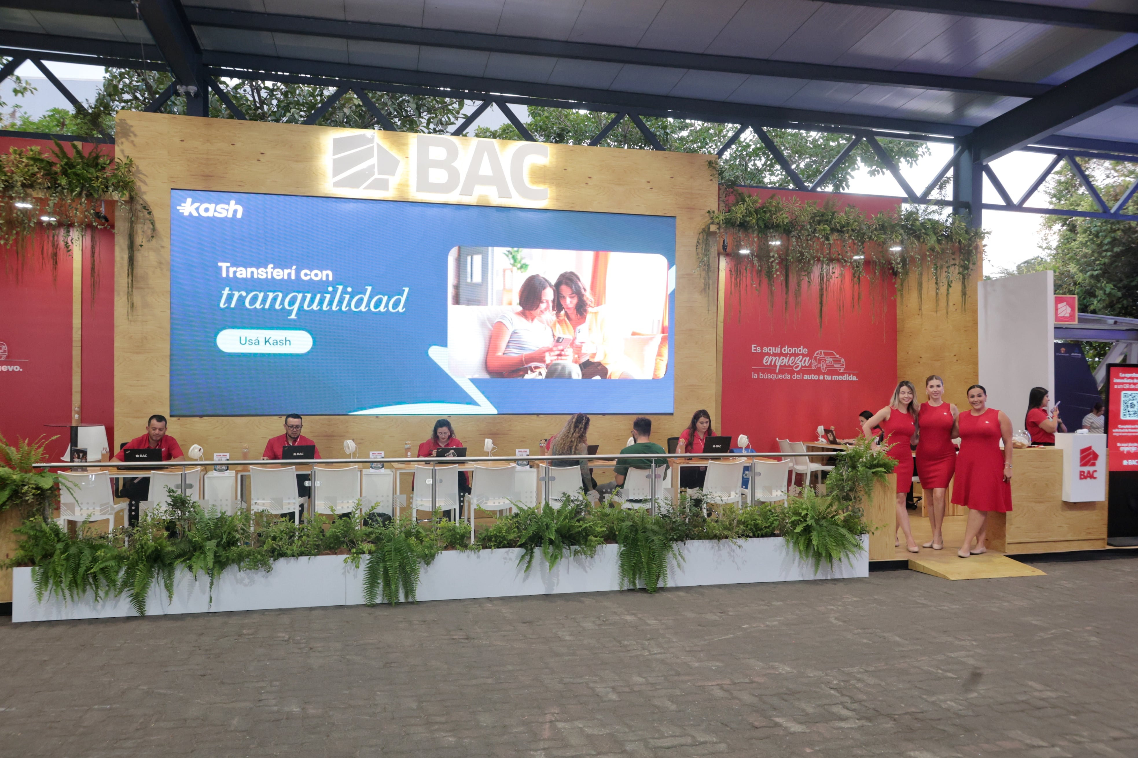 Stand BAC San José en Expomovil 2026 / John Durán