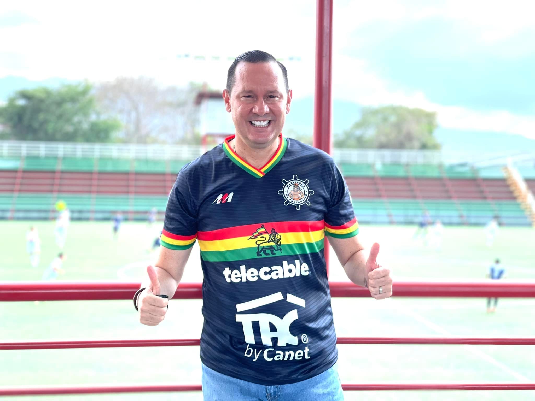 Celso Gamboa fue siempre explícito y vocal sobre su afición al club de fútbol Limón Black Star.