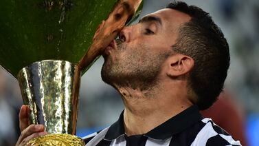 Carlos Tévez, de la miseria al mejor salario del fútbol mundial