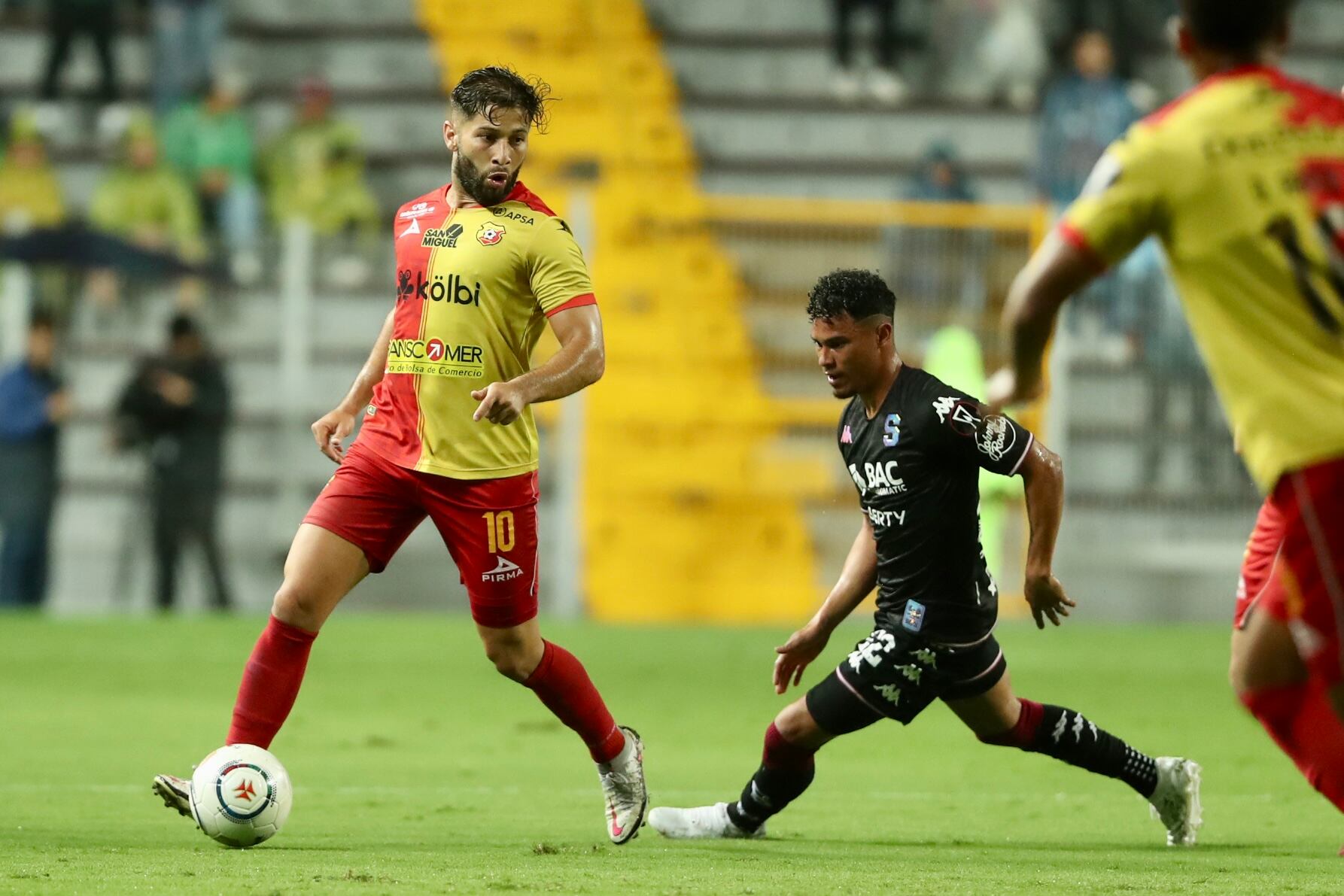13/10/2023, San José, Estadio Ricardo Saprissa, semifinal del torneo de copa 2023 entre el Deportivo Saprissa y el Club Sport Herediano.