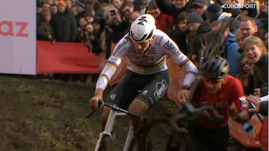 Imperdible: Tico dice estar muy arrepentido de estorbarle a campeón mundial de ciclocross