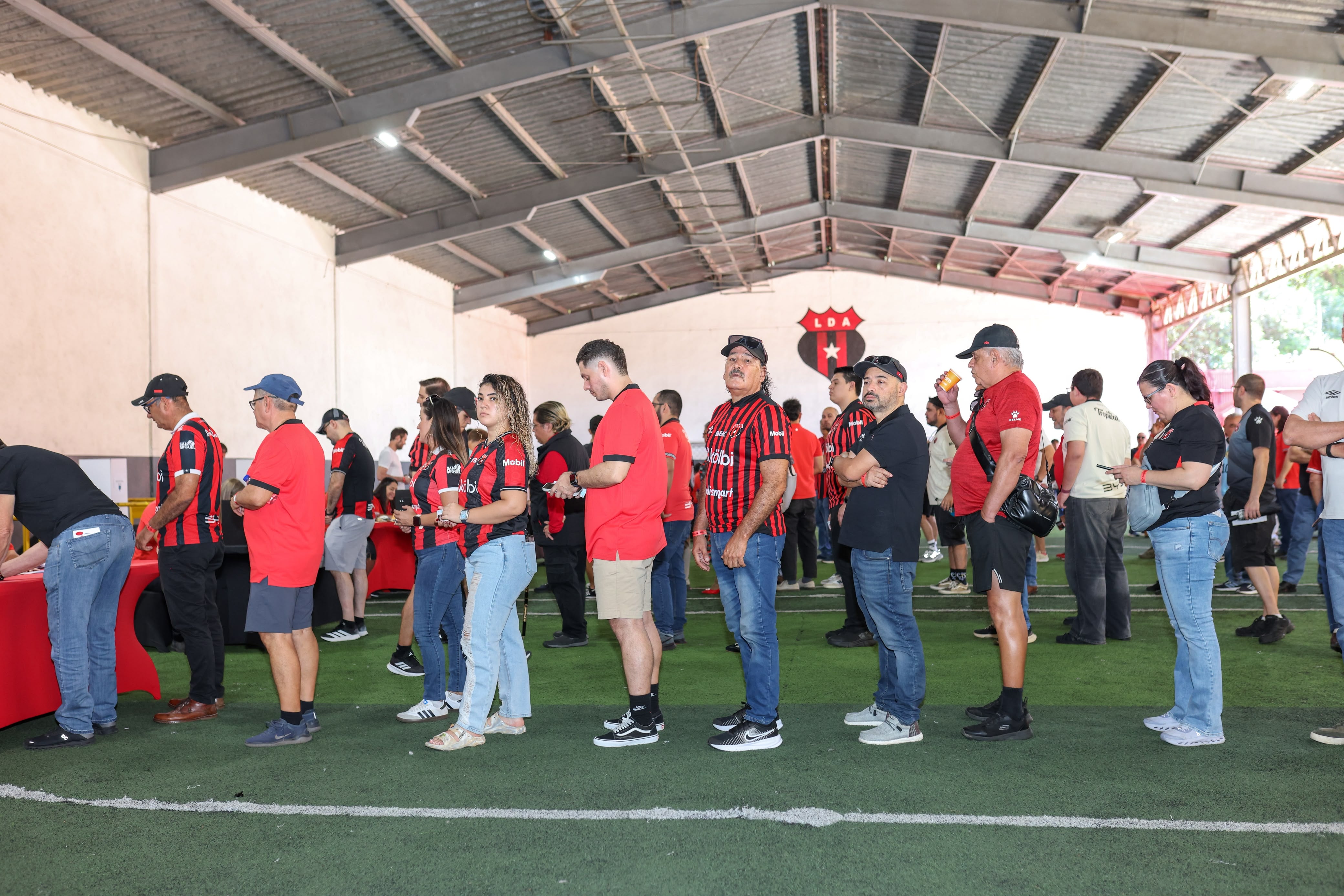 El oficialismo contó con el 63% de los votos en la elección de vicepresidente y otros cargos en Liga Deportiva Alajuelense.