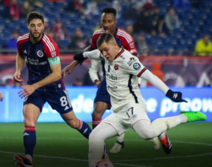 Liga Deportiva Alajuelense está perdiendo contra New England Revolution.