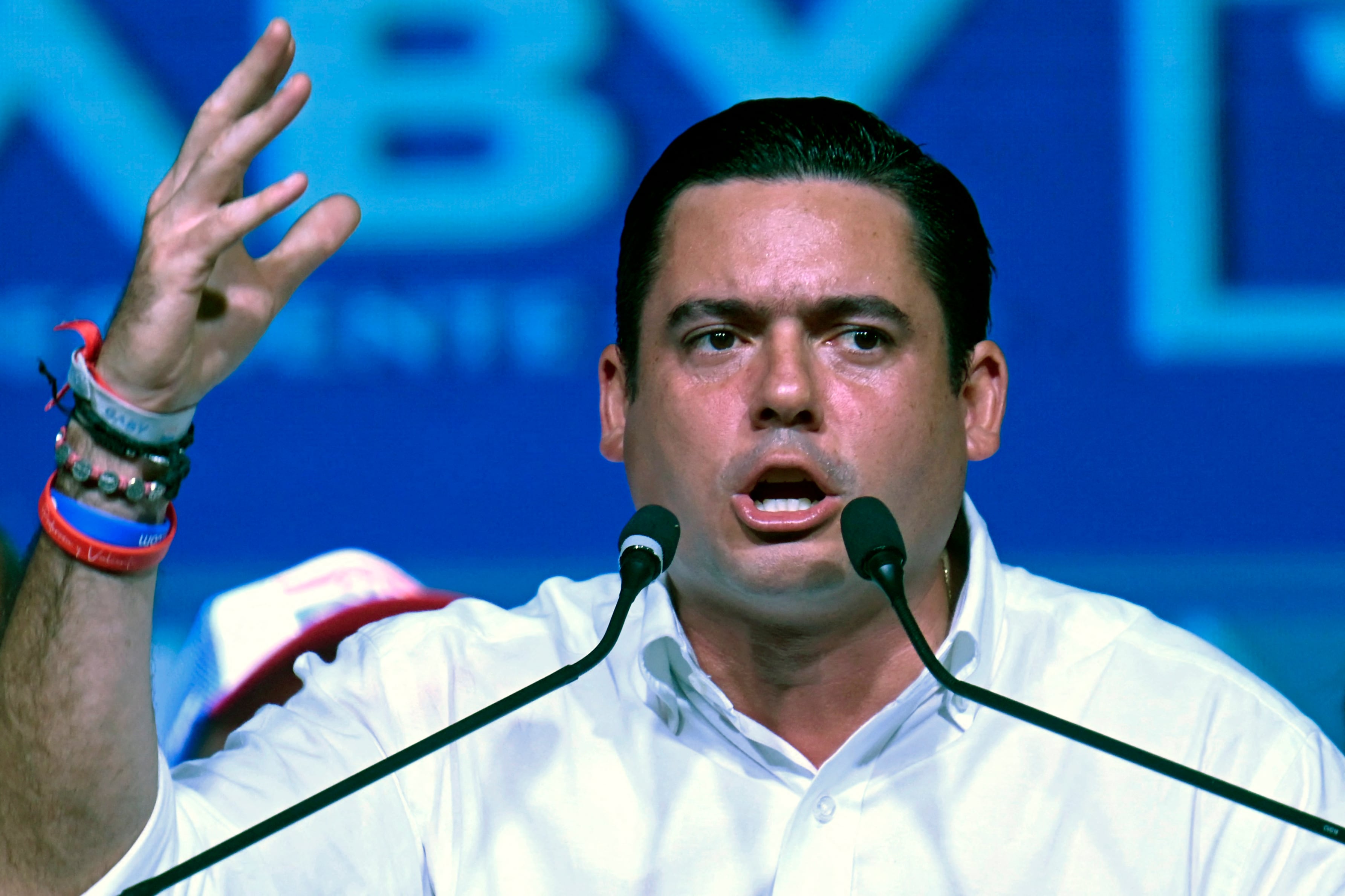 El vicepresidente de Panamá (2019-2024) y candidato presidencial, José Gabriel Carrizo, habla durante su mitin de cierre de campaña en la Ciudad de Panamá el 1 de mayo de 2024. Carrizo fue arrestado por presunto enriquecimiento ilícito el 27 de enero de 2026 en el Aeropuerto Internacional de Tocumen, a su llegada de Guatemala, donde intentaba juramentar al Parlamento Centroamericano.