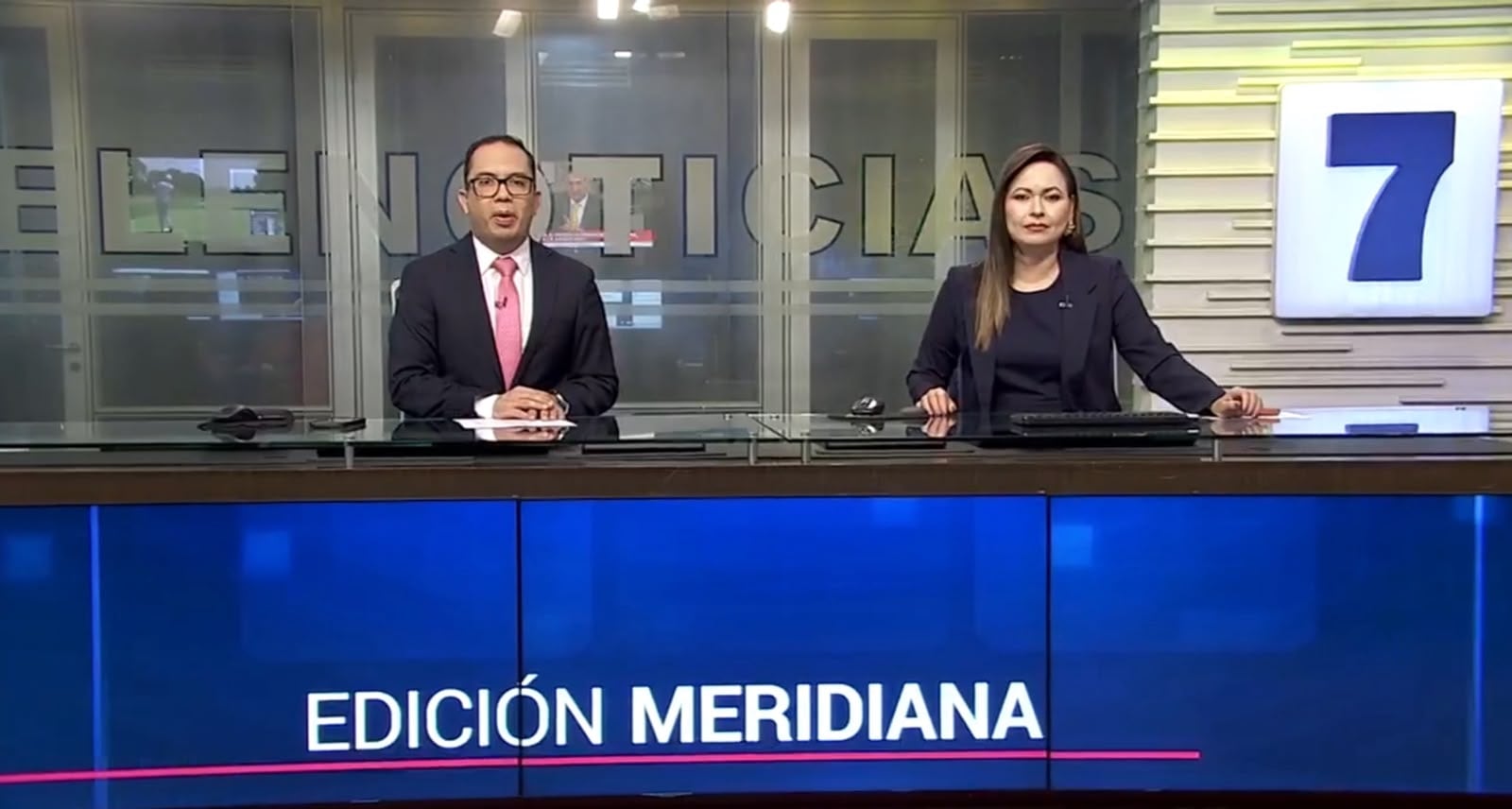 Andrés Martínez y Yahaira Piña en 'Telenoticias'