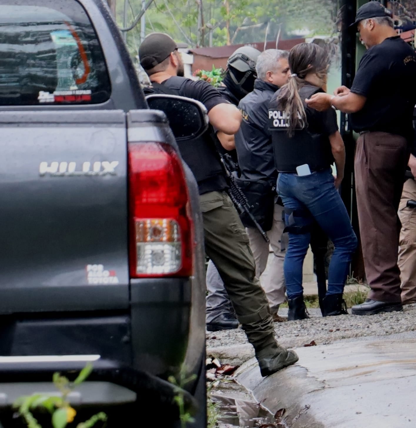 El OIJ allanó varias propiedades en Limón como parte de una investigación por robo de combustible.