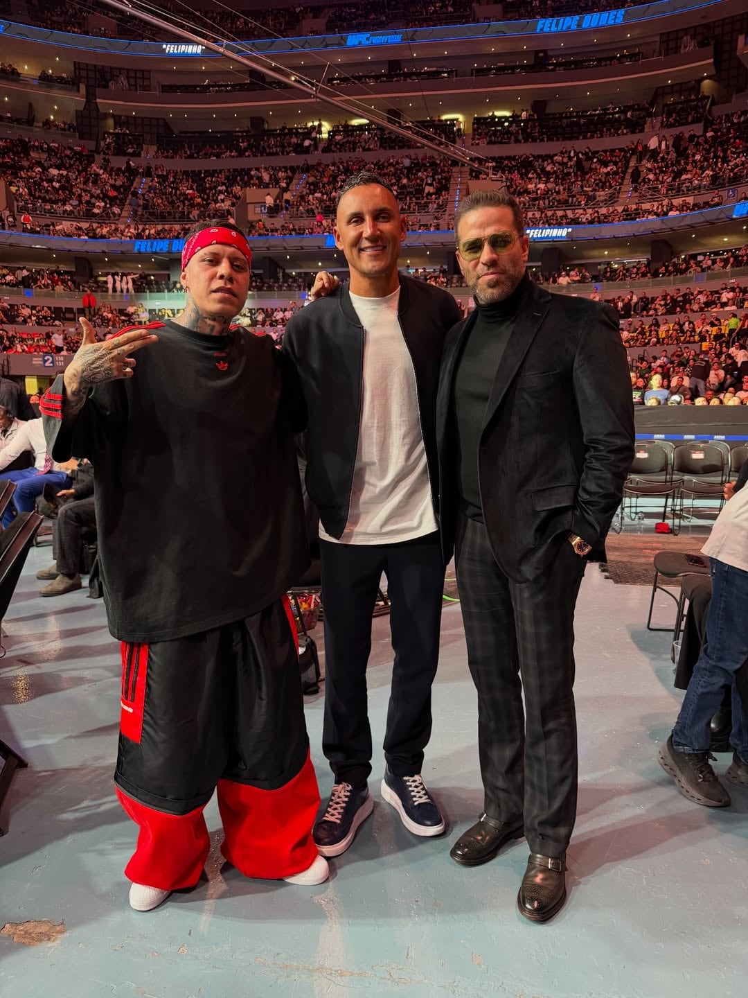 Keylor Navas fue visto junto al rapero mexicana Santa Fe Klan y el actor Alejandro Nones.