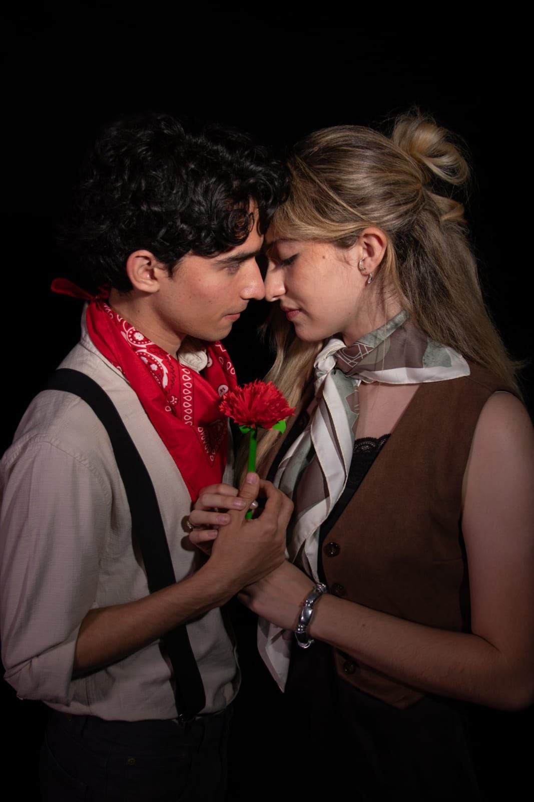 El camino al Hades musical